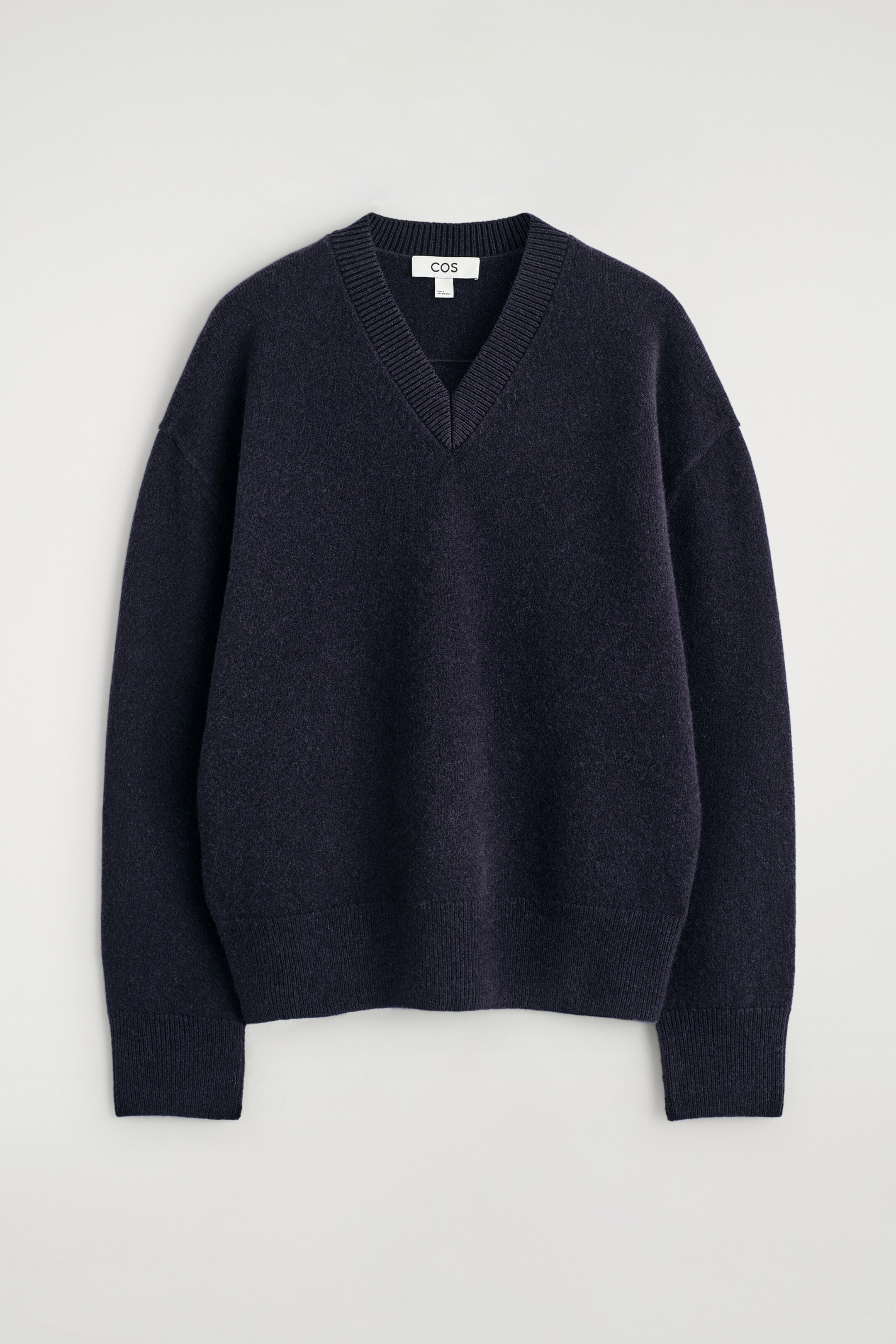 Ingrandisci l'immagine: ROUNDED WOOL V-NECK JUMPER - NAVY - DONNA | H&M CH 6