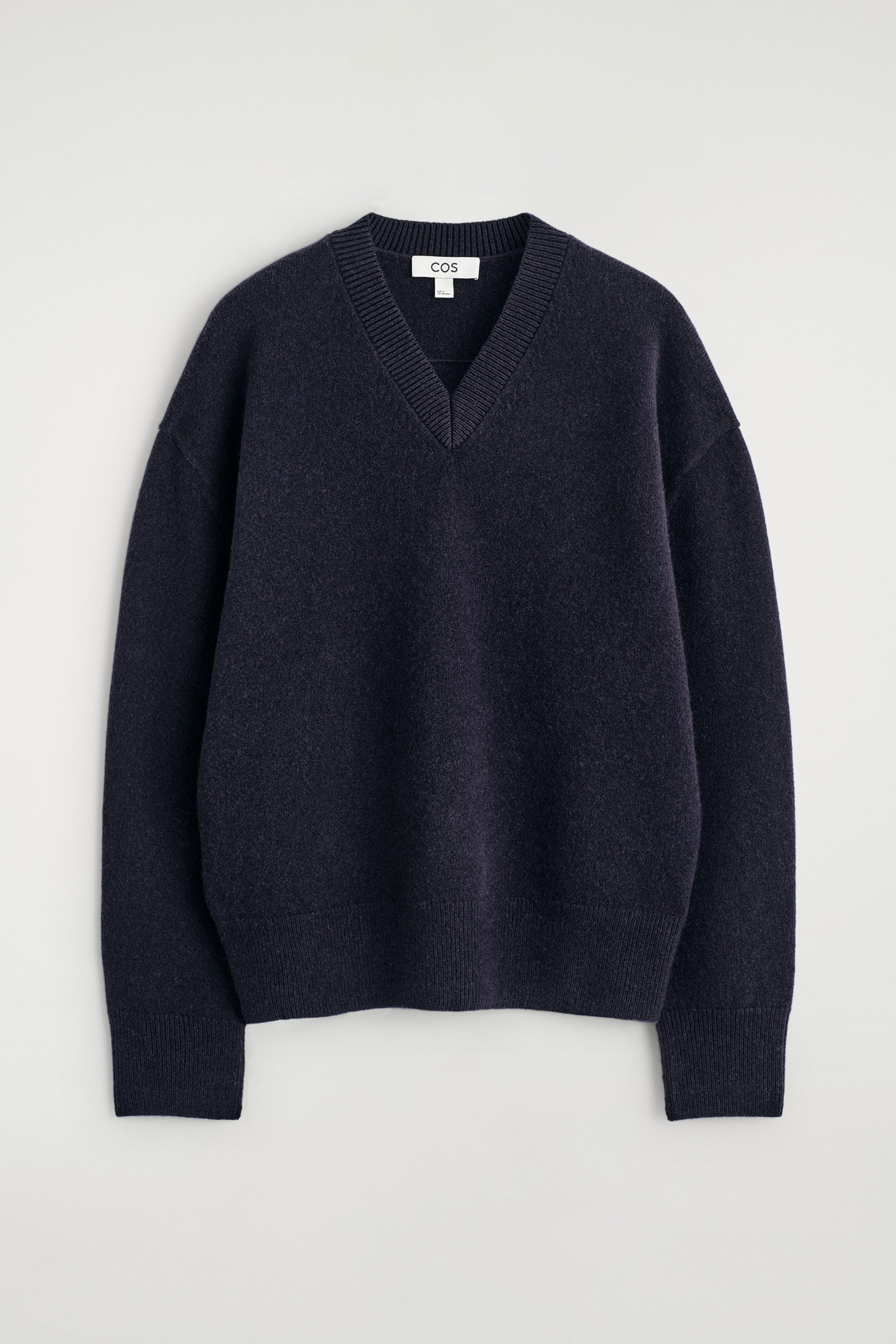ROUNDED WOOL V-NECK SWEATER
