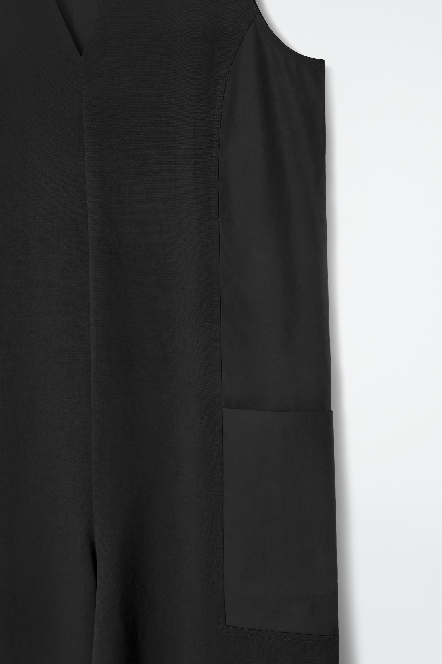 OVERSIZED V-NECK JUMPSUIT - BLACK/BEIGE - 2