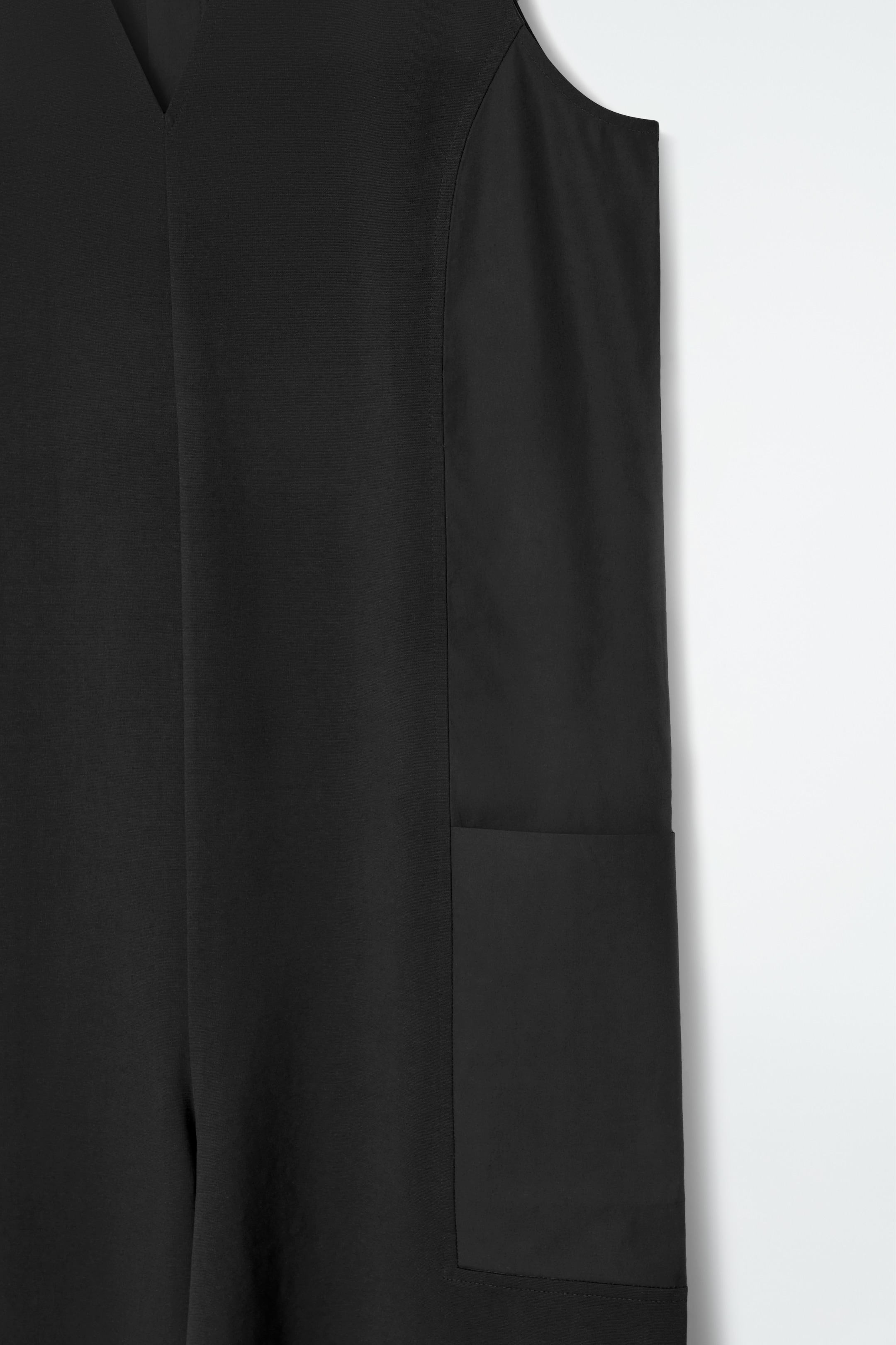 Agrandir l'image: COMBINAISON OVERSIZE COL EN V - NOIR - FEMME | H&M CH 2