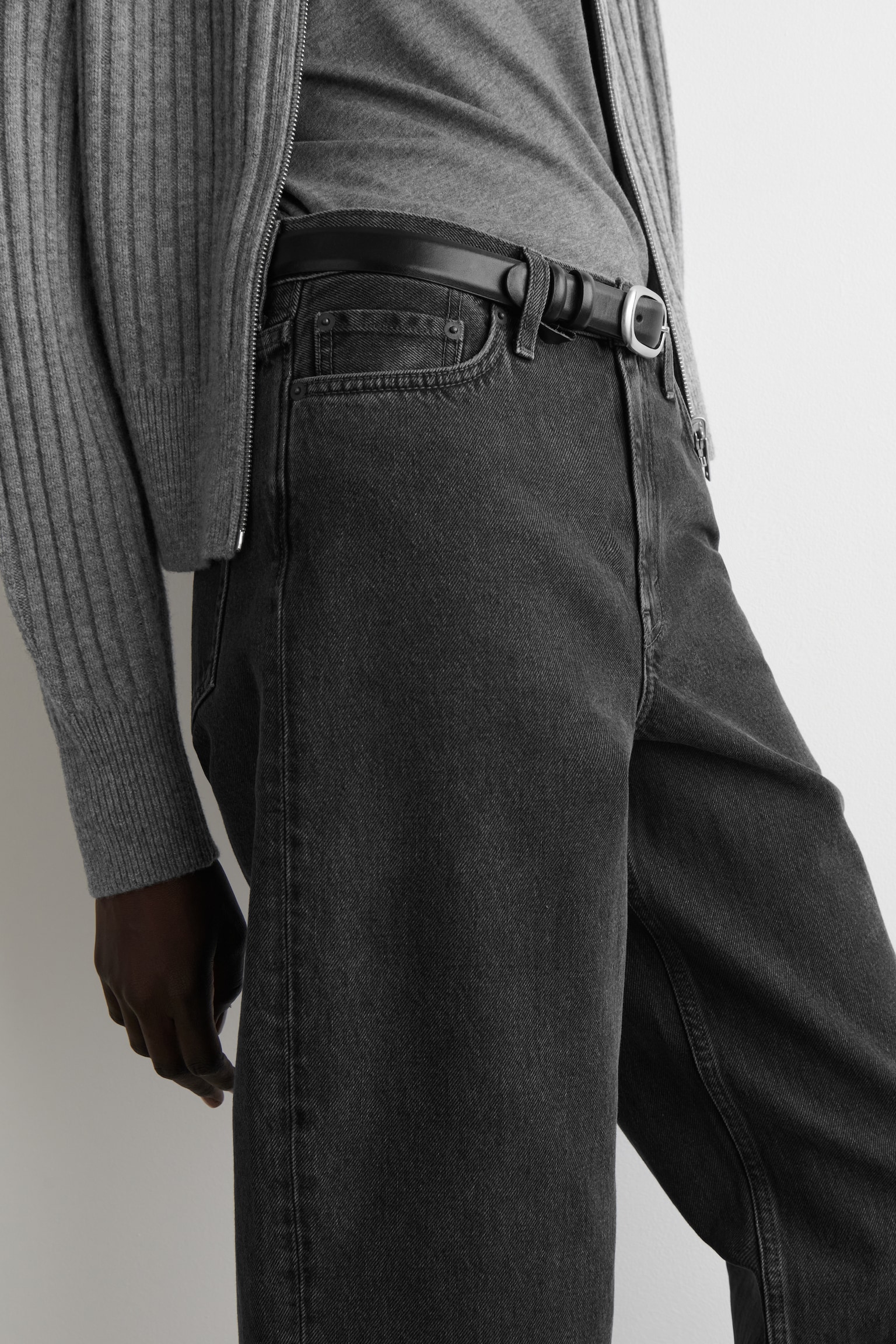 ARCH TAPERED JEANS - BLACK/INDIGO/LIGHT BLUE/MID BLUE/DARK INDIGO - 8