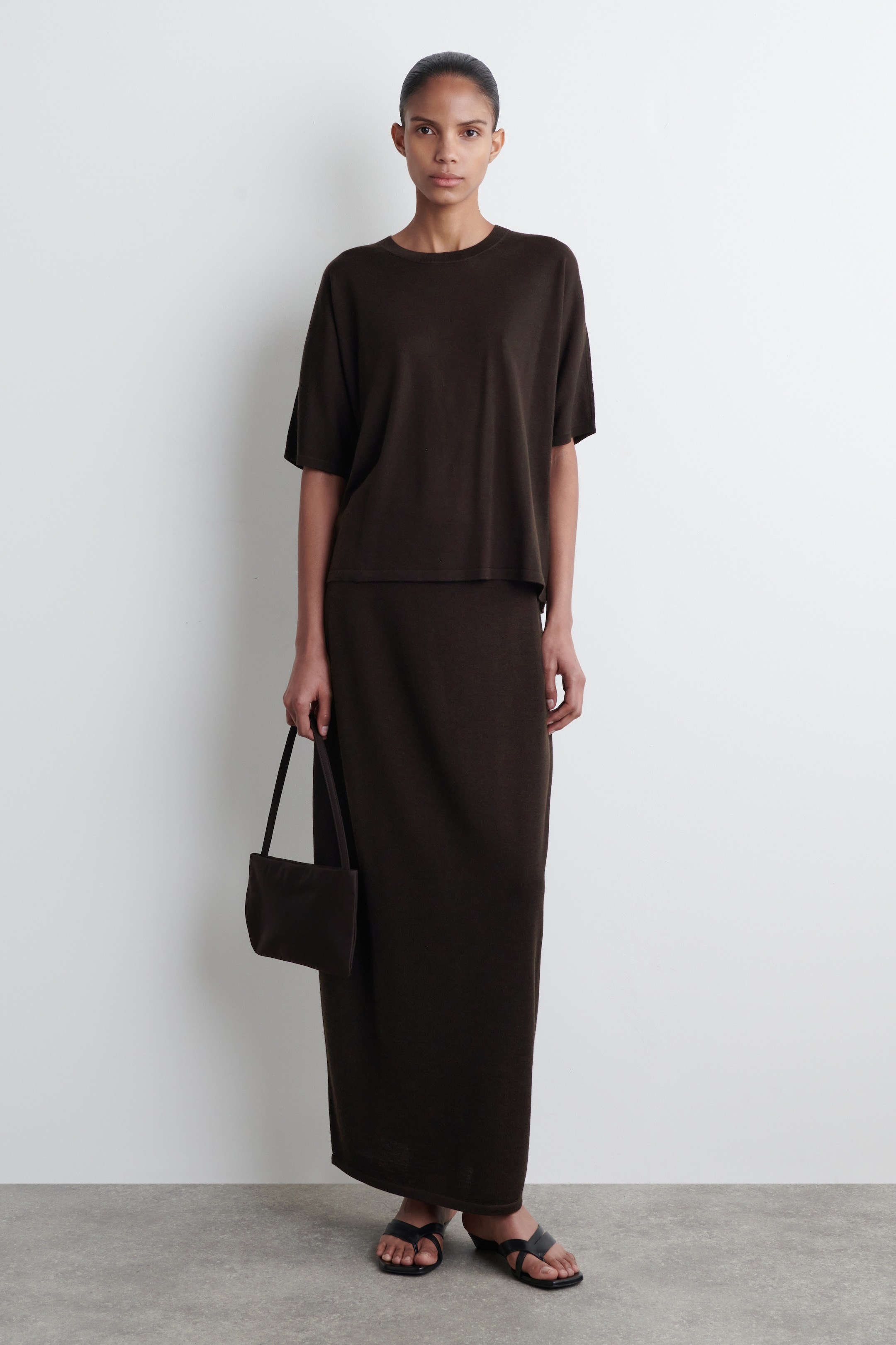 Grotere afbeelding bekijken: RONDE MERINOWOLLEN MAXIROK - DONKERBRUIN - DAMES | H&M BE 1