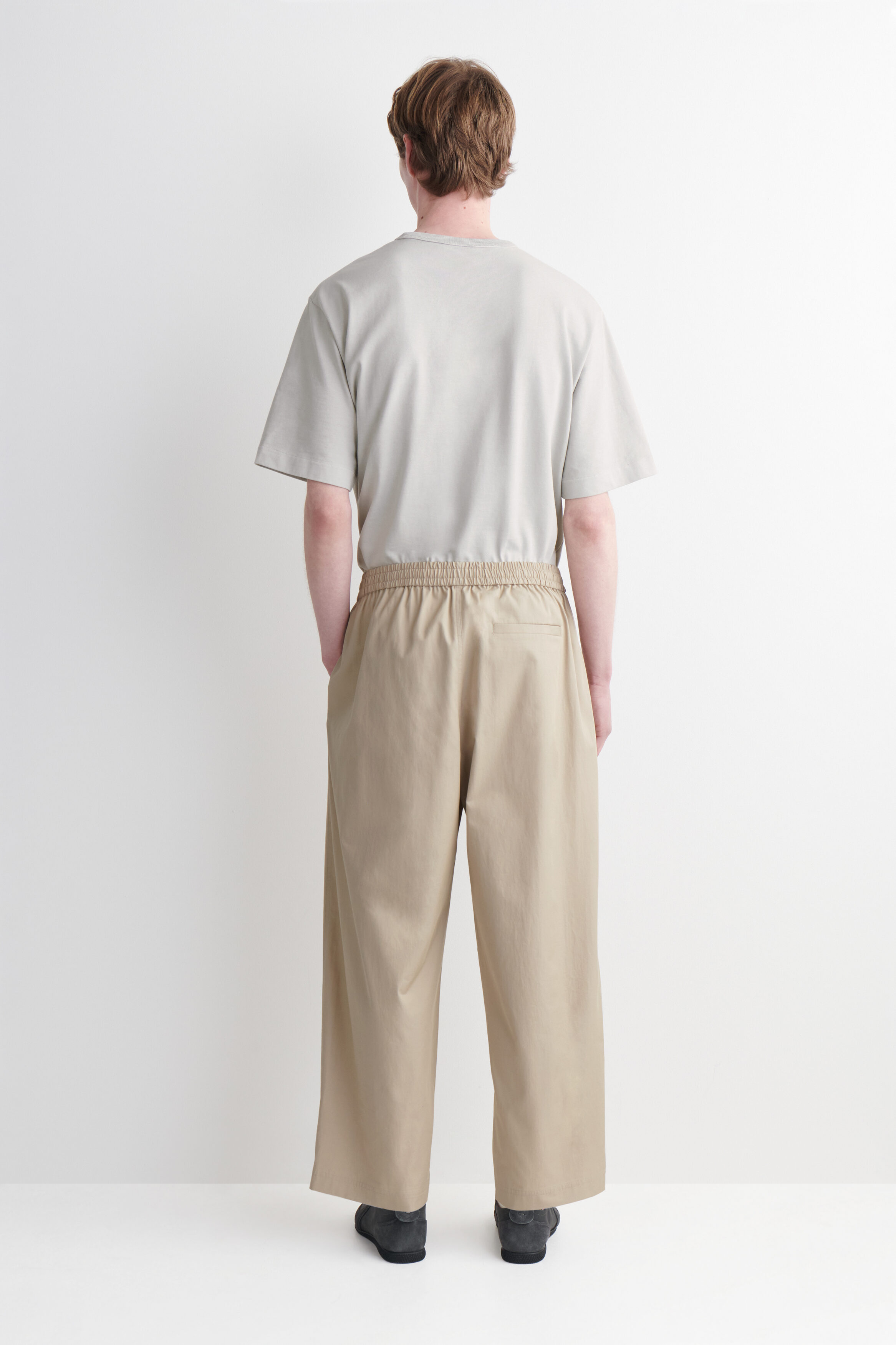 CROPPED ELASTICATED WIDE-LEG PANTS - BEIGE | COS US