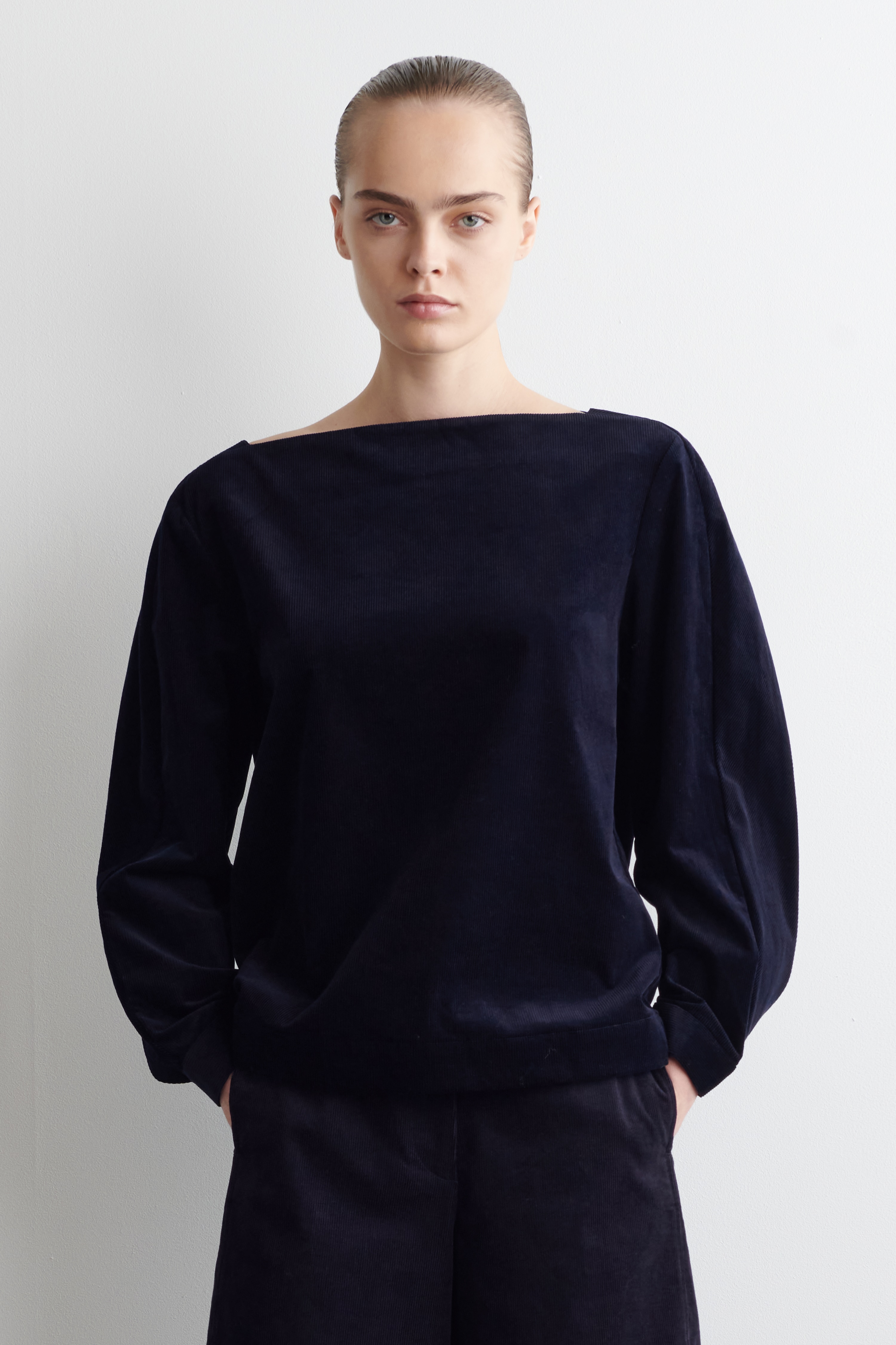 STRAIGHT-NECK CORDUROY TOP - NAVY