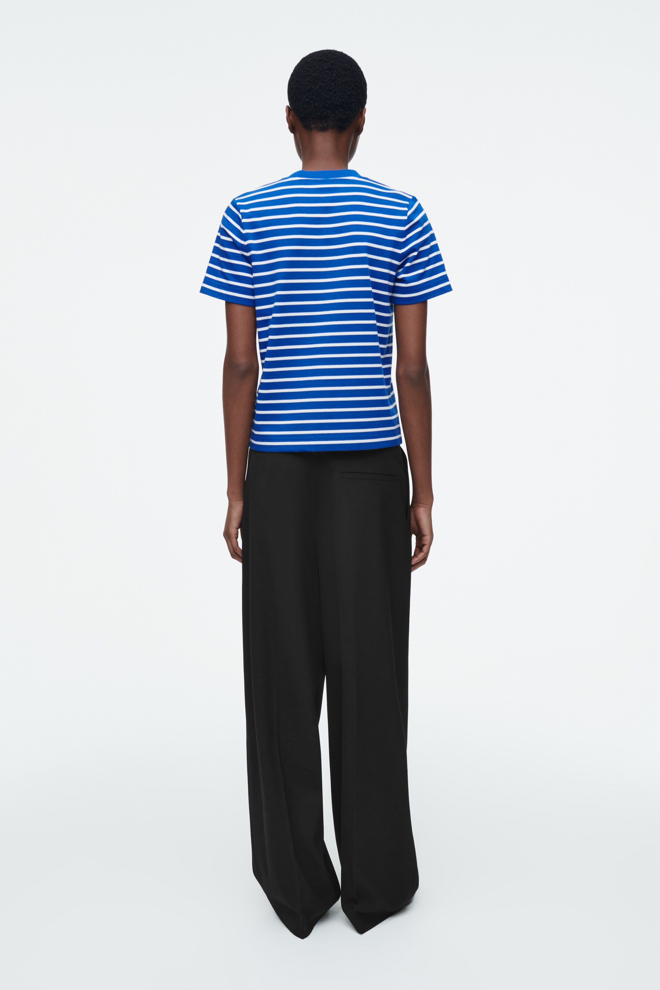 Agrandir l'image: T-SHIRT REGULAR ÉLÉGANT - BLEU / RAYÉ - FEMME | H&M CH 3