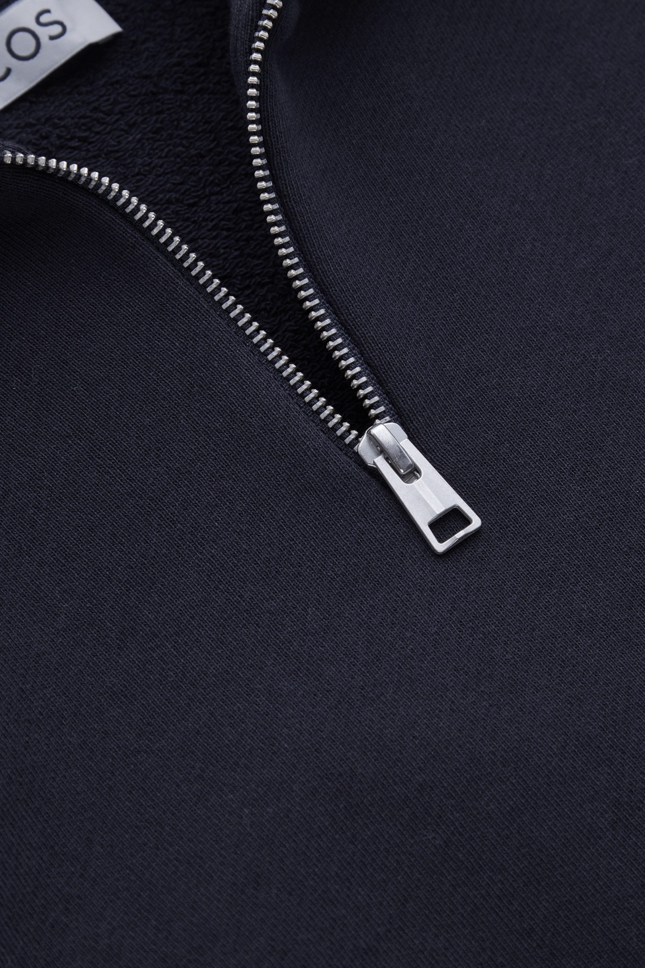 StillMedia/DescriptiveDetail