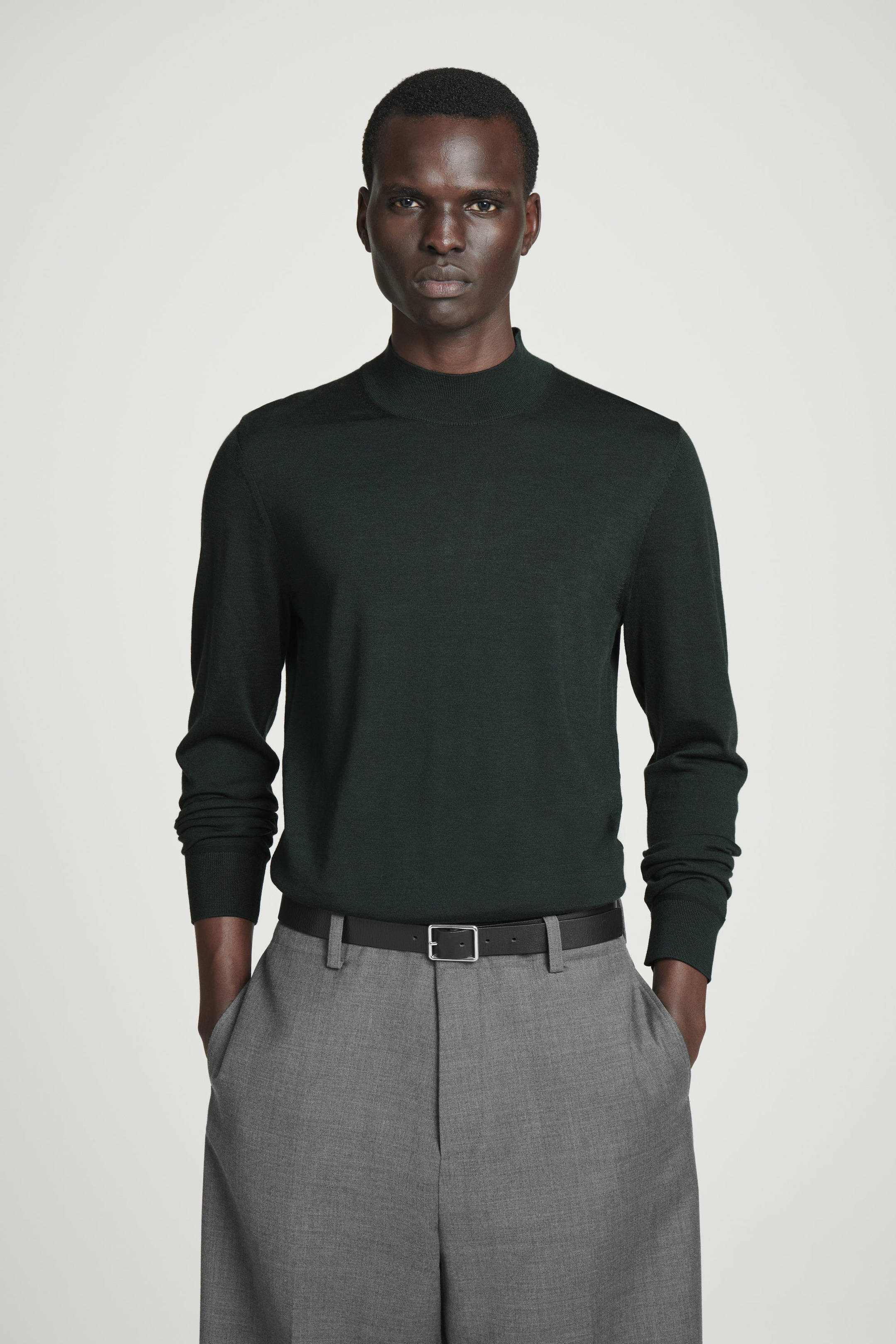 PULL SLIM À COL MONTANT EN LAINE