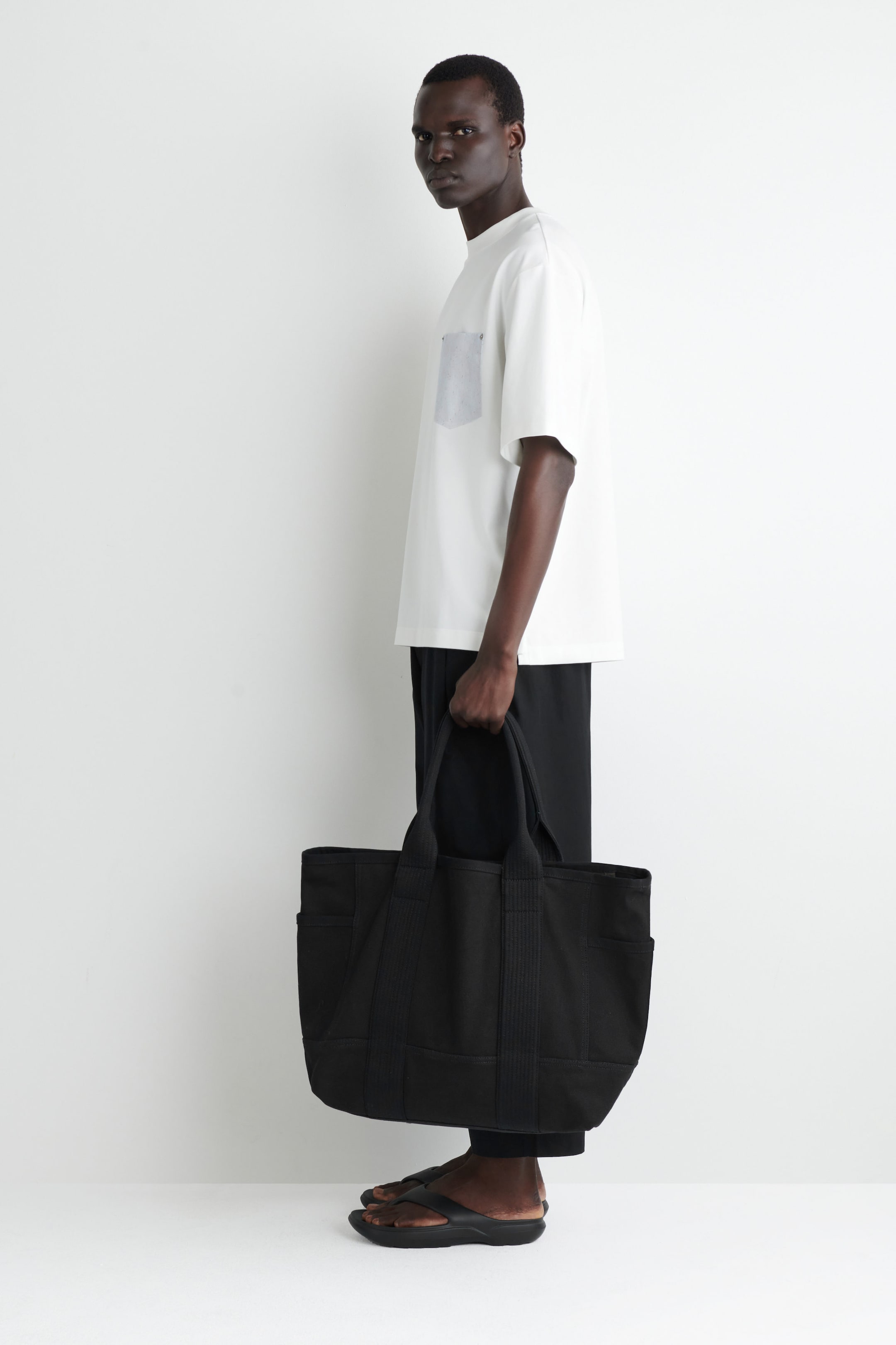 OVERSIZED WOVEN-POCKET T-SHIRT