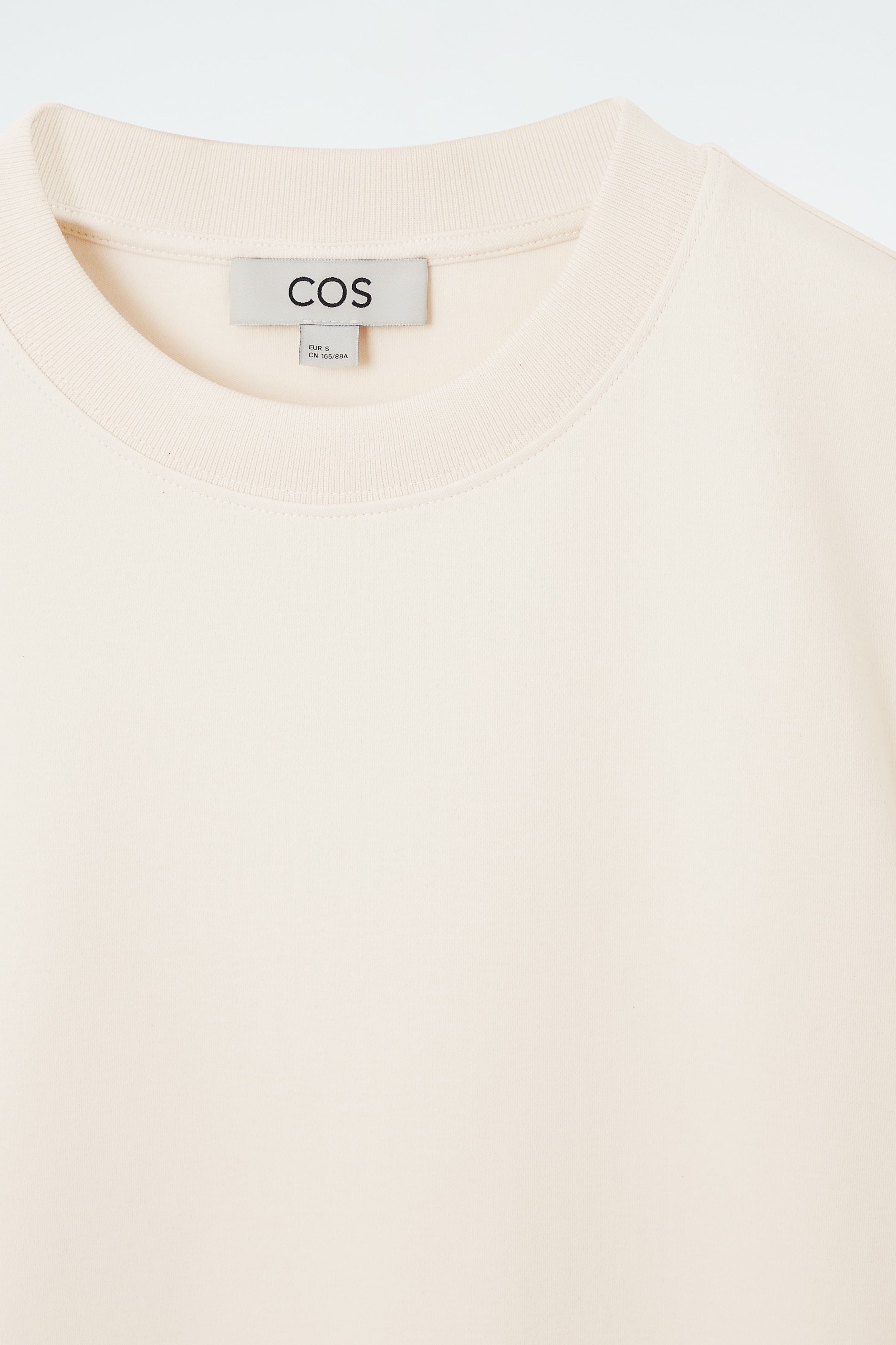 Visa större bild: STILRENT SKUREN T-SHIRT - LJUSBEIGE - DAM | H&M SE 6