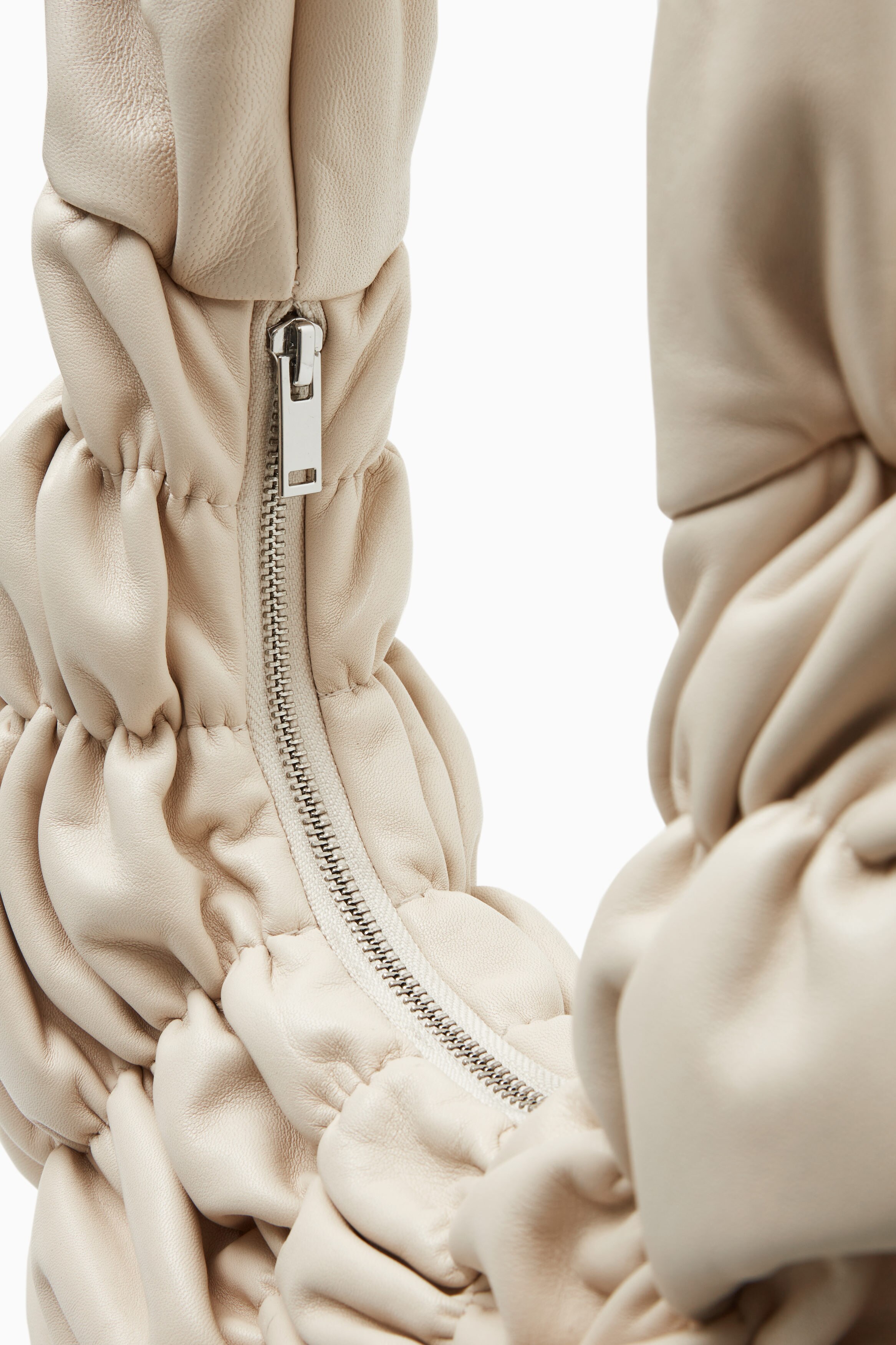RIPPLE CROSSBODY - LEATHER - LIGHT BEIGE | COS