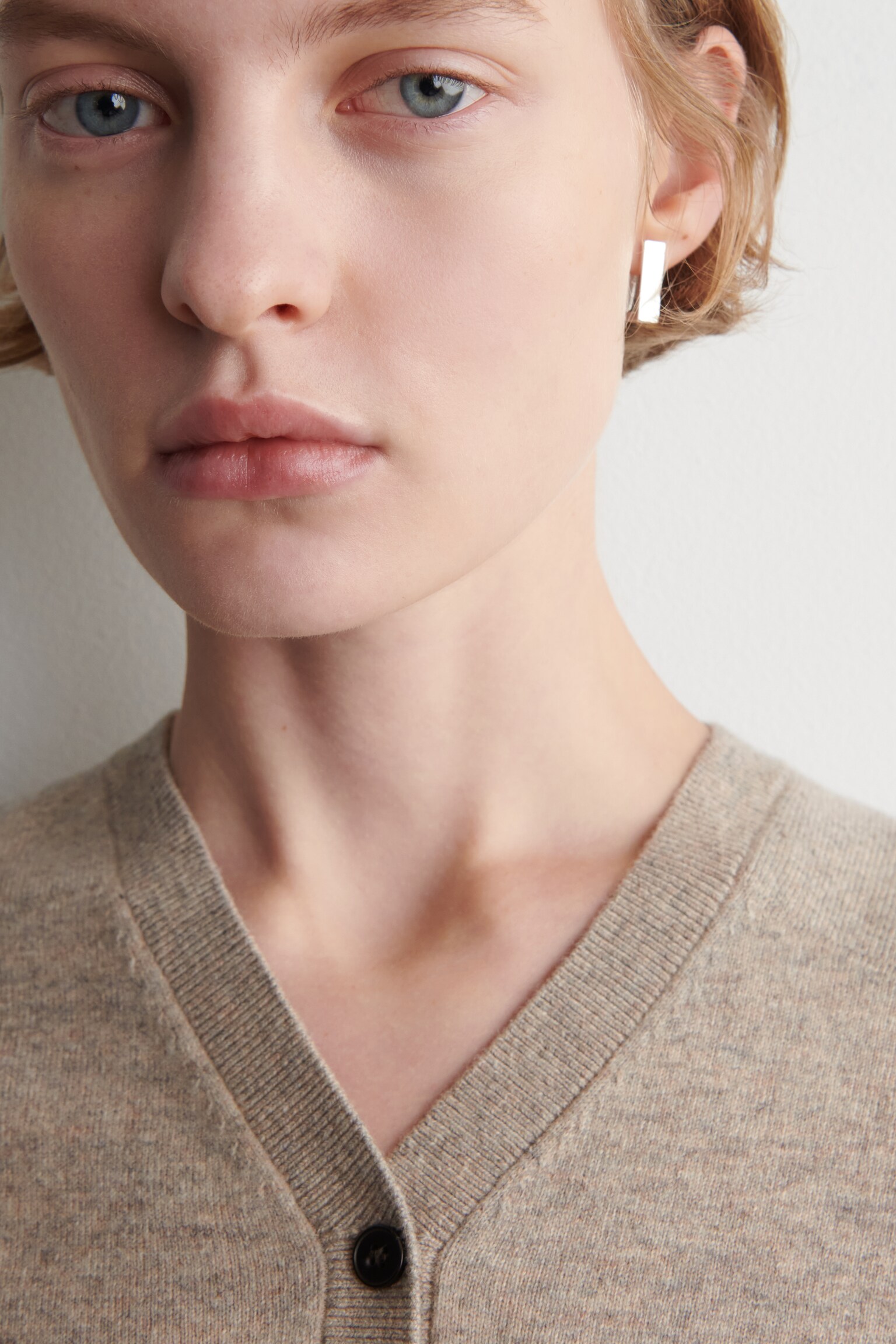 MERINO WOOL V-NECK CARDIGAN - BEIGE MÉLANGE/RED/DARK BROWN - 3