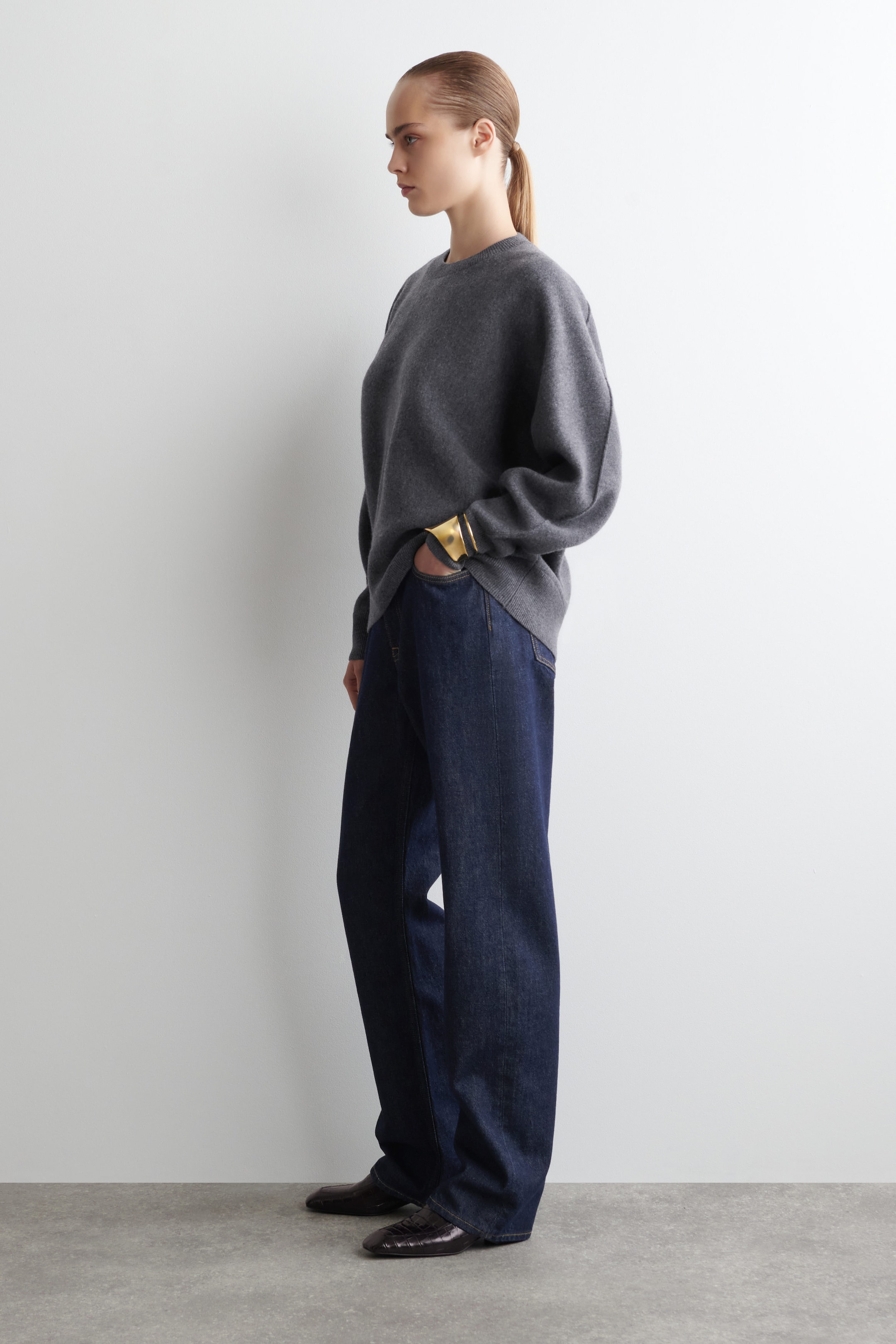 ROUNDED DOUBLE-FACED WOOL SWEATER