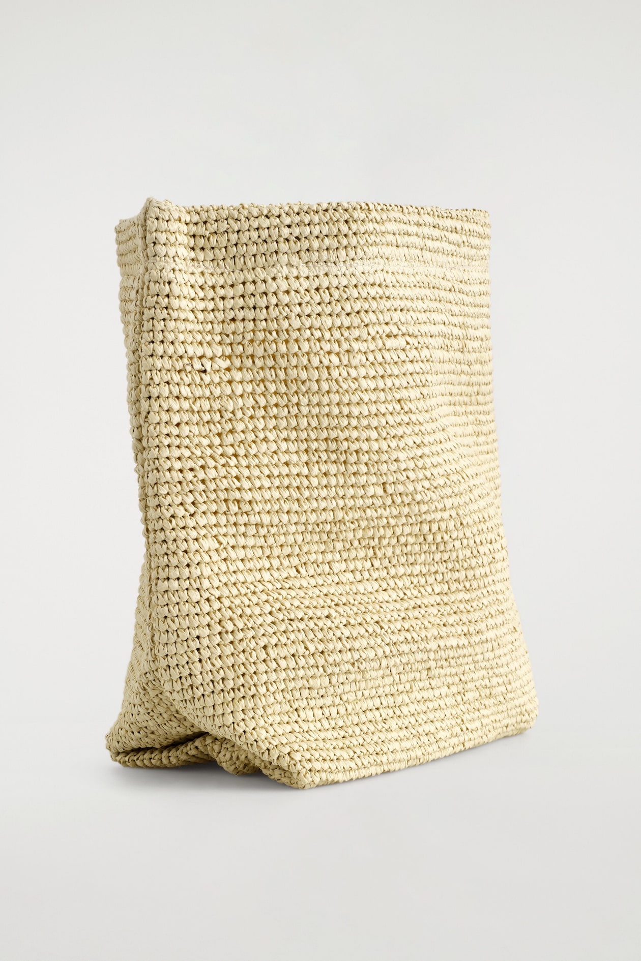 FOLDED CLUTCH BAG - STRAW — BEIGE