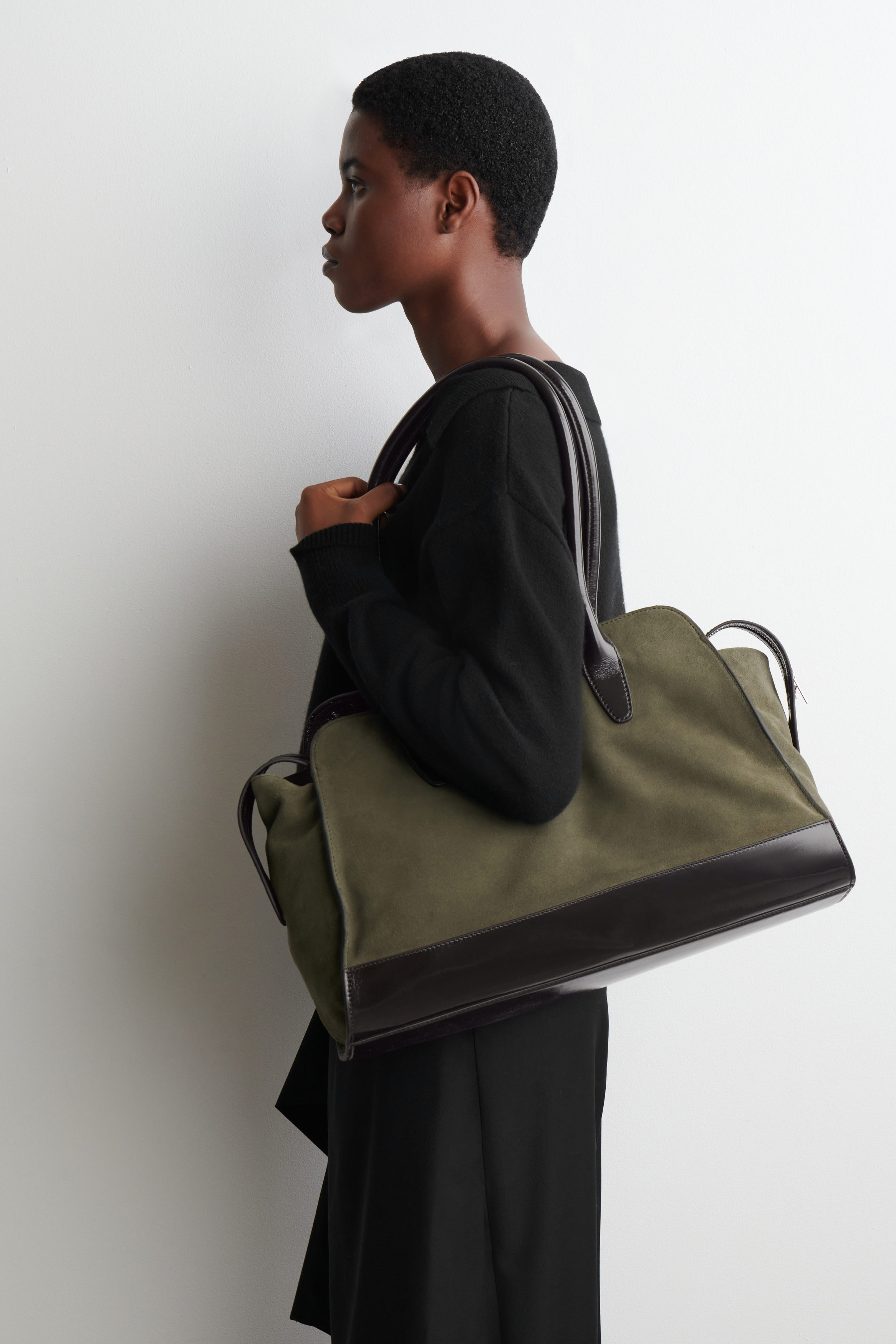 AVENUE TOTE BAG - SUEDE - TAUPE / DARK BROWN | COS US