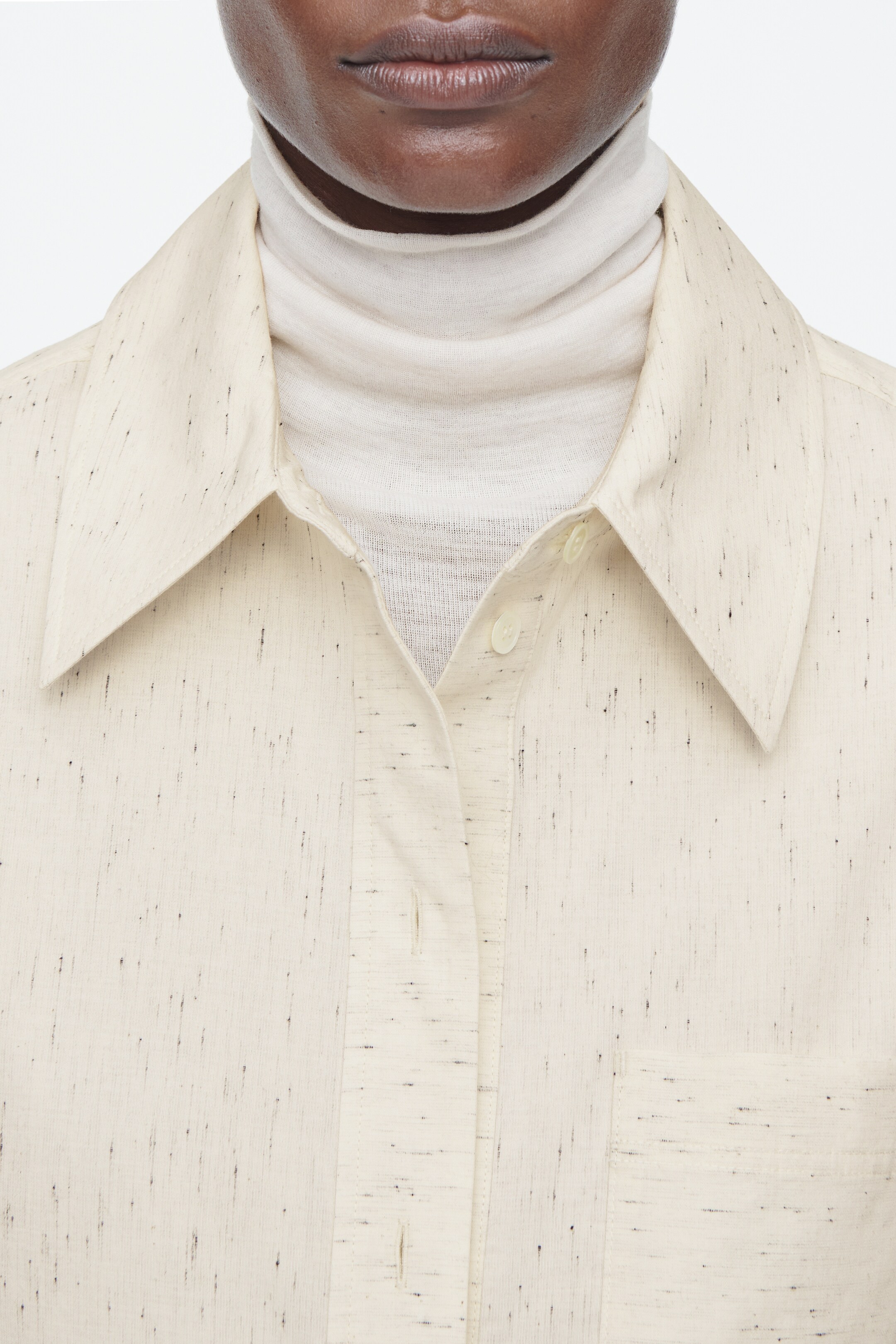 Agrandir l'image: CHEMISE REGULAR EN COTON MOUCHETÉ - CRÈME - FEMME | H&M CH 4