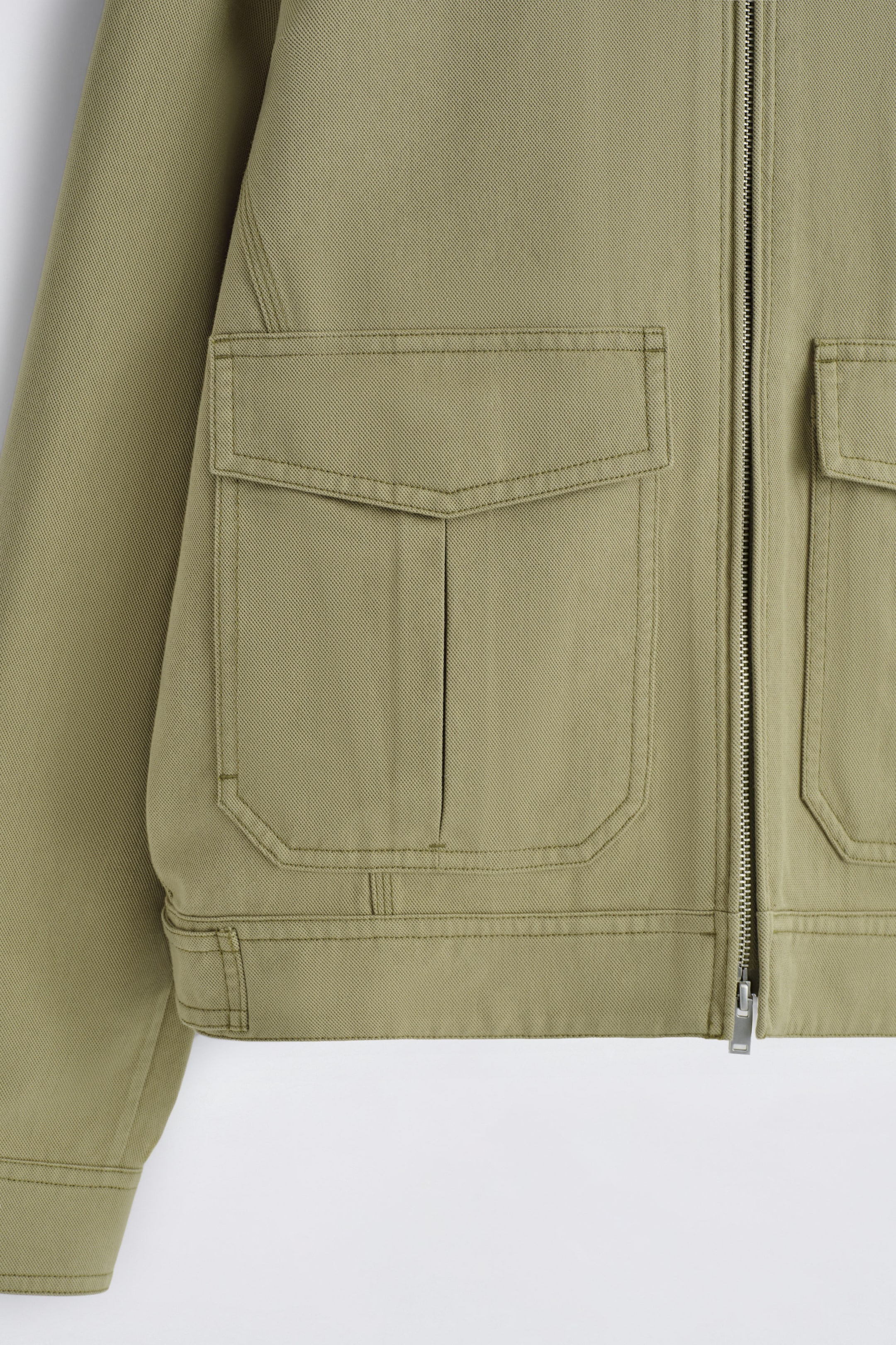 StillMedia/DescriptiveDetail