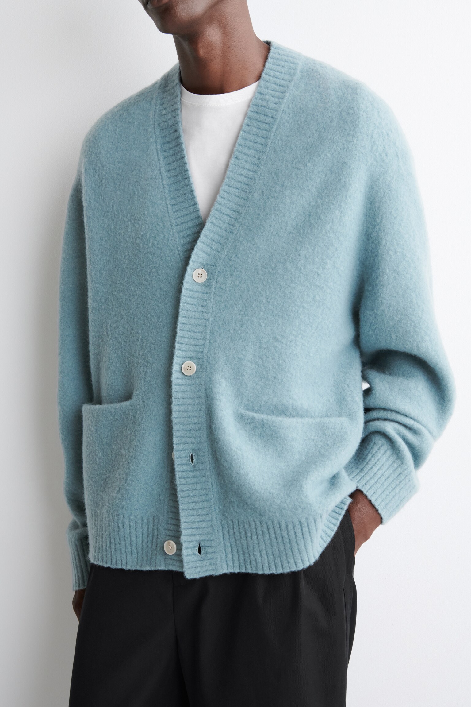 BRUSHED-WOOL V-NECK CARDIGAN - LIGHT BLUE/BEIGE - 6