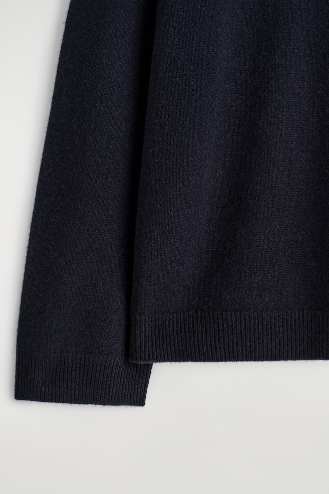 PURE CASHMERE MOCK-NECK SWEATER — NAVY