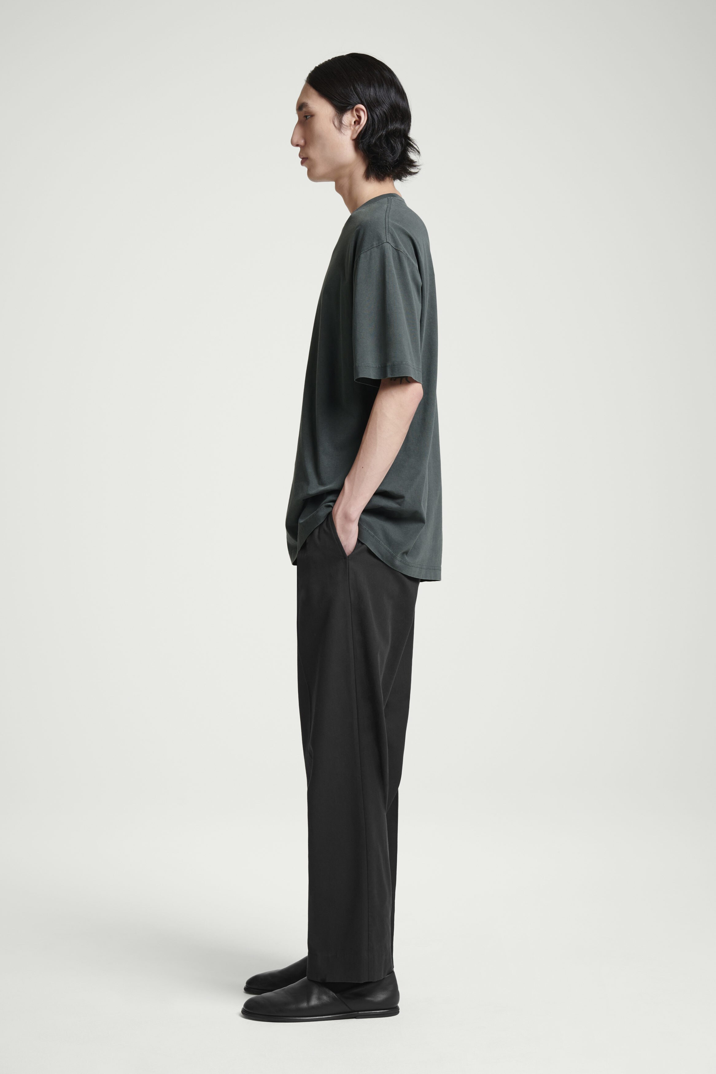 OVERSIZED COTTON T-SHIRT - BLACK | COS