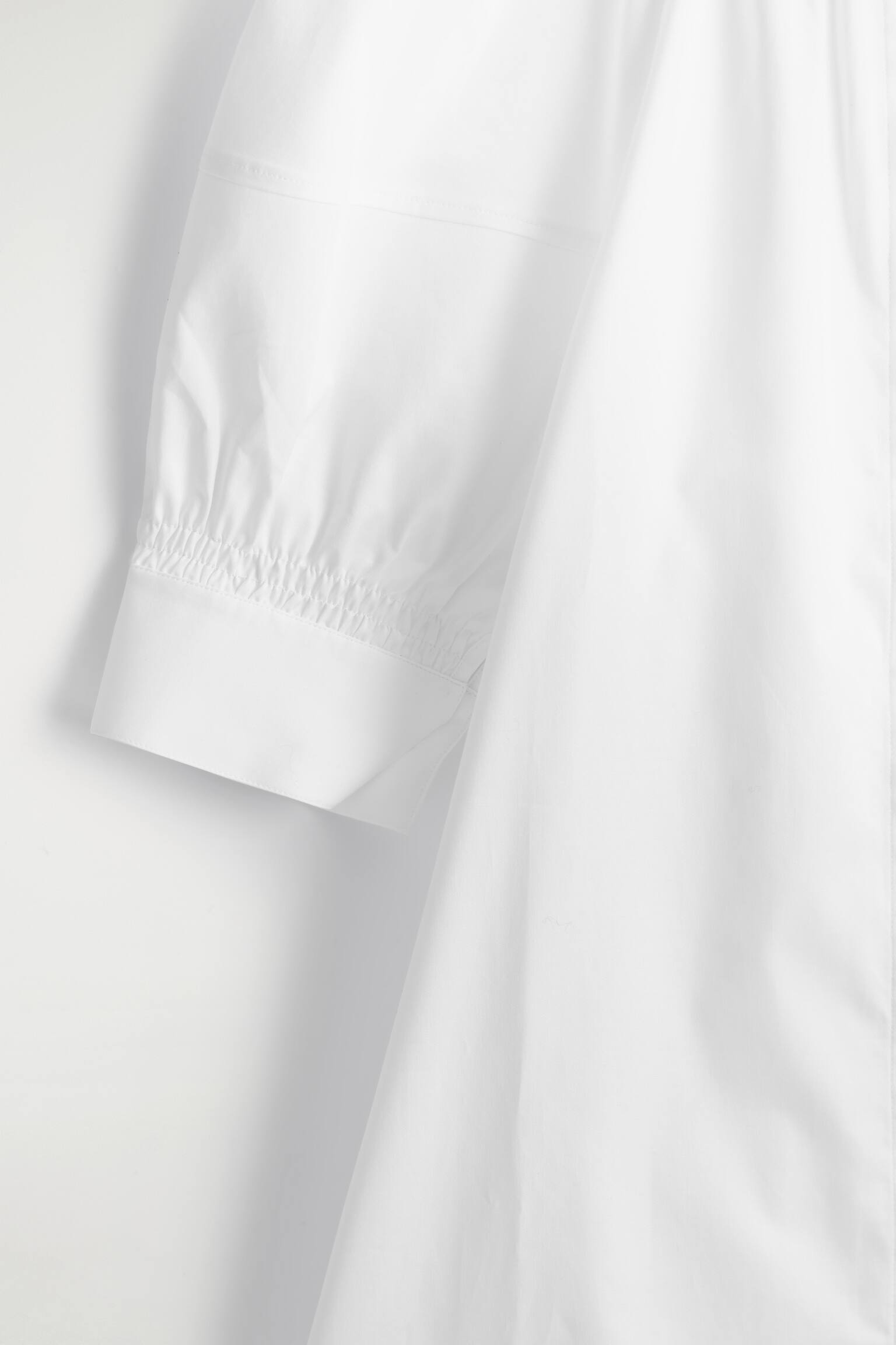 שמלת חולצה עם שרוולי פאף וכיווצים - לבן - 4