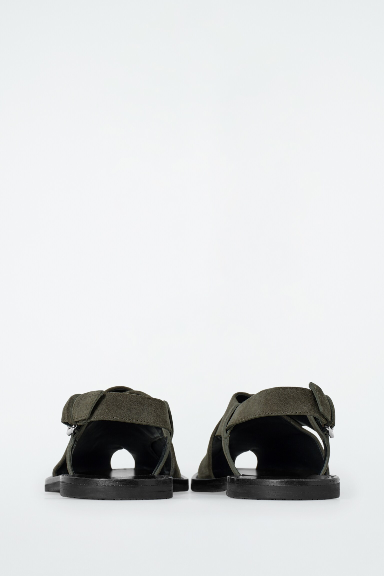 SANDALIAS DE PIEL CON PANELES CRUZADOS - GRIS/NEGRO - 4
