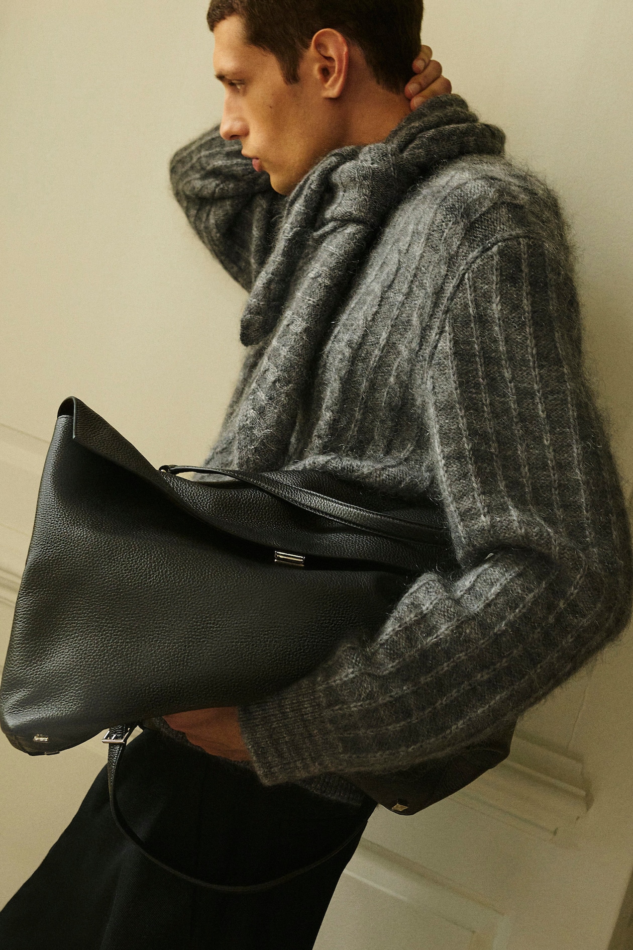 TRULLO OVERSIZED FLAP BAG - LEATHER — BLACK