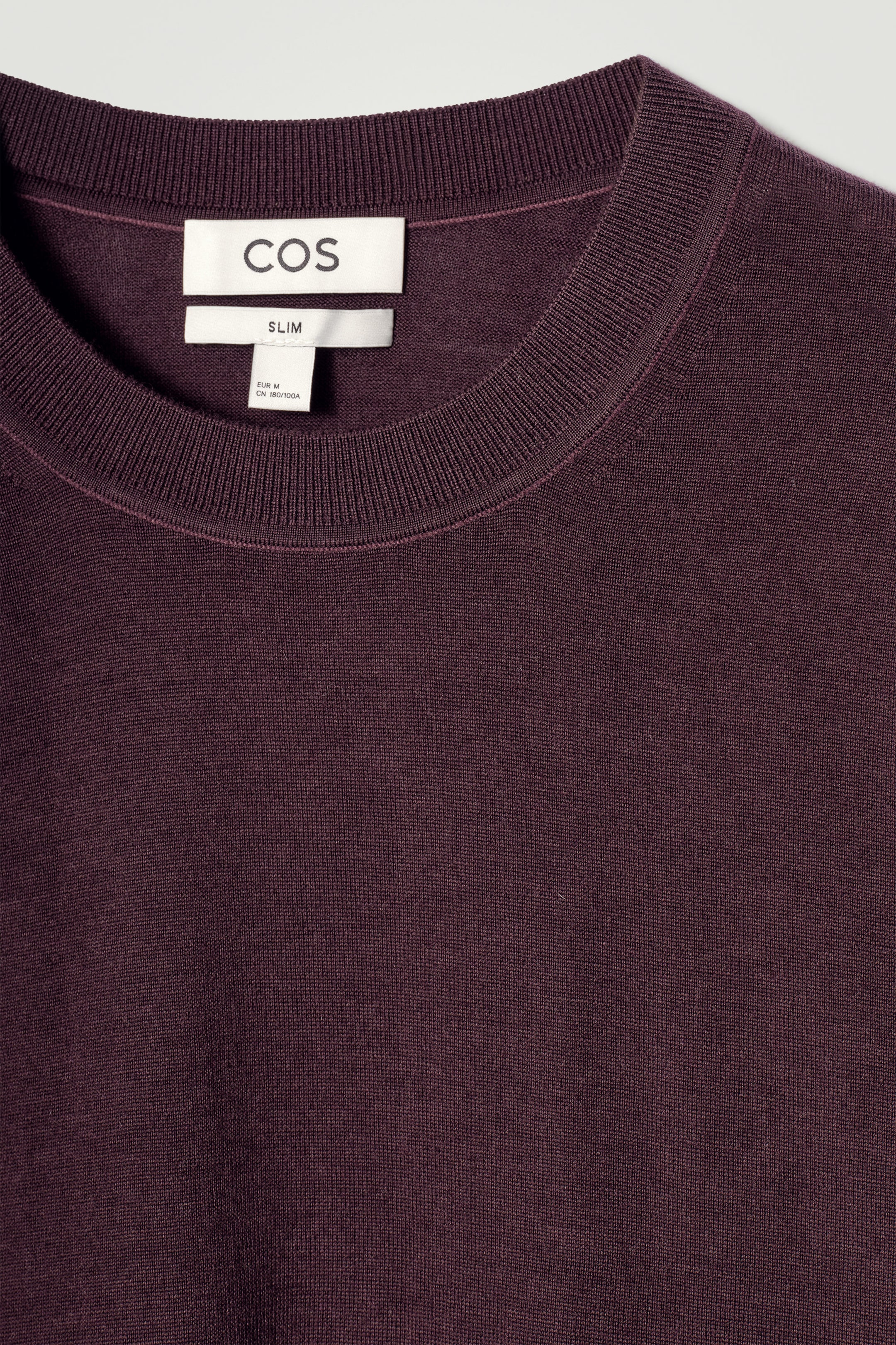 MAGLIONE SLIM GIROCOLLO IN LANA MERINO