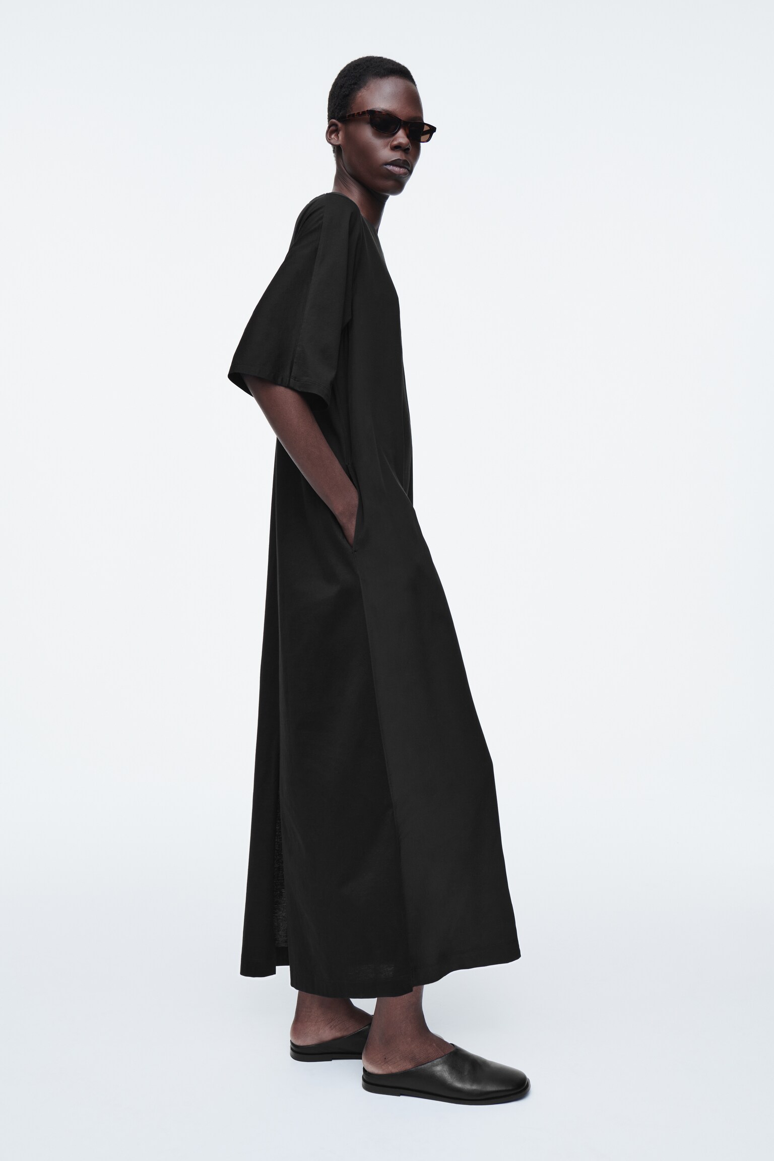 VESTIDO MIDI CON PANEL DE SEDA - NEGRO - 5