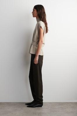 BELT-DETAIL FUNNEL-NECK WOOL VEST — BEIGE MÉLANGE 3