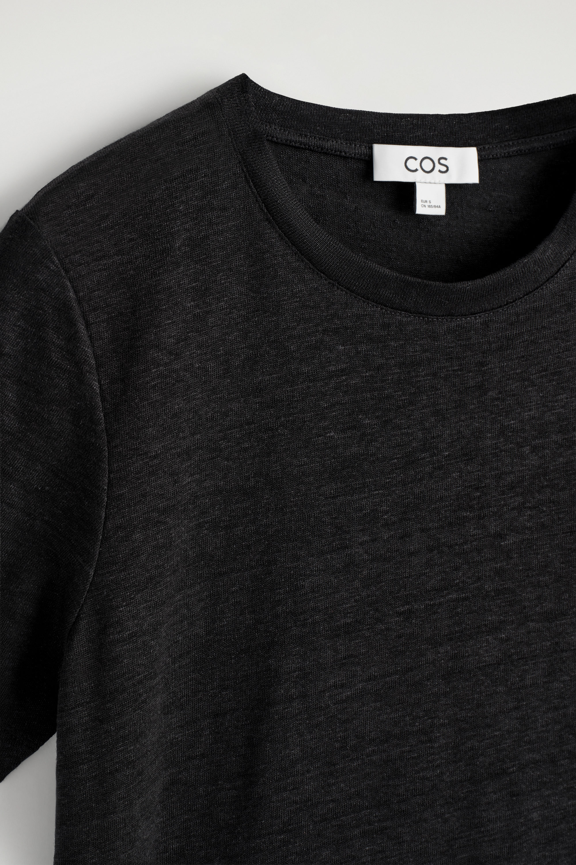 CREW-NECK LINEN T-SHIRT - BLACK | COS US