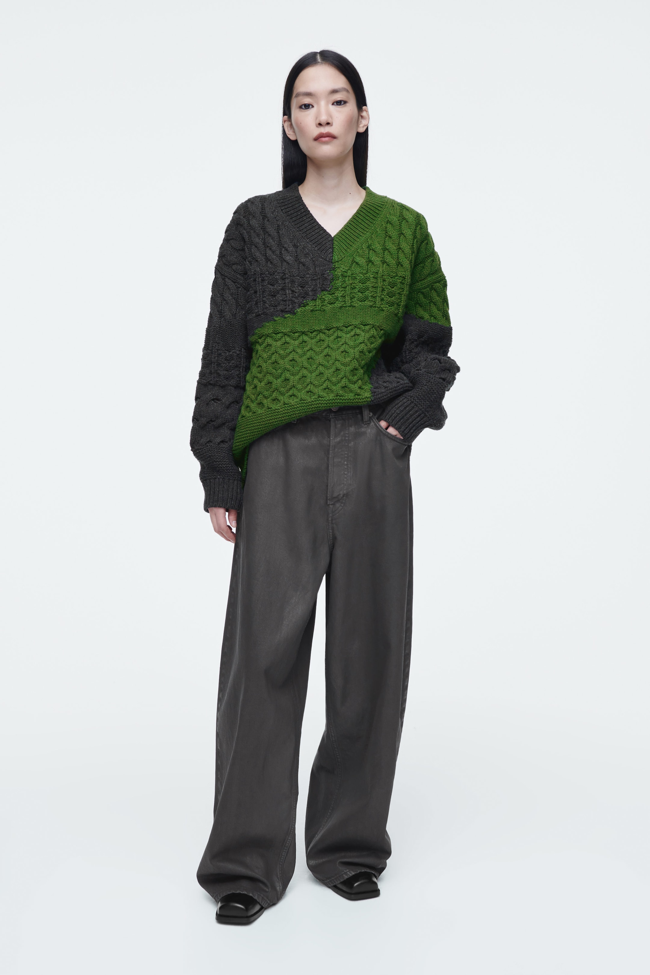 ABSTRACT CABLE-KNIT MERINO WOOL JUMPER