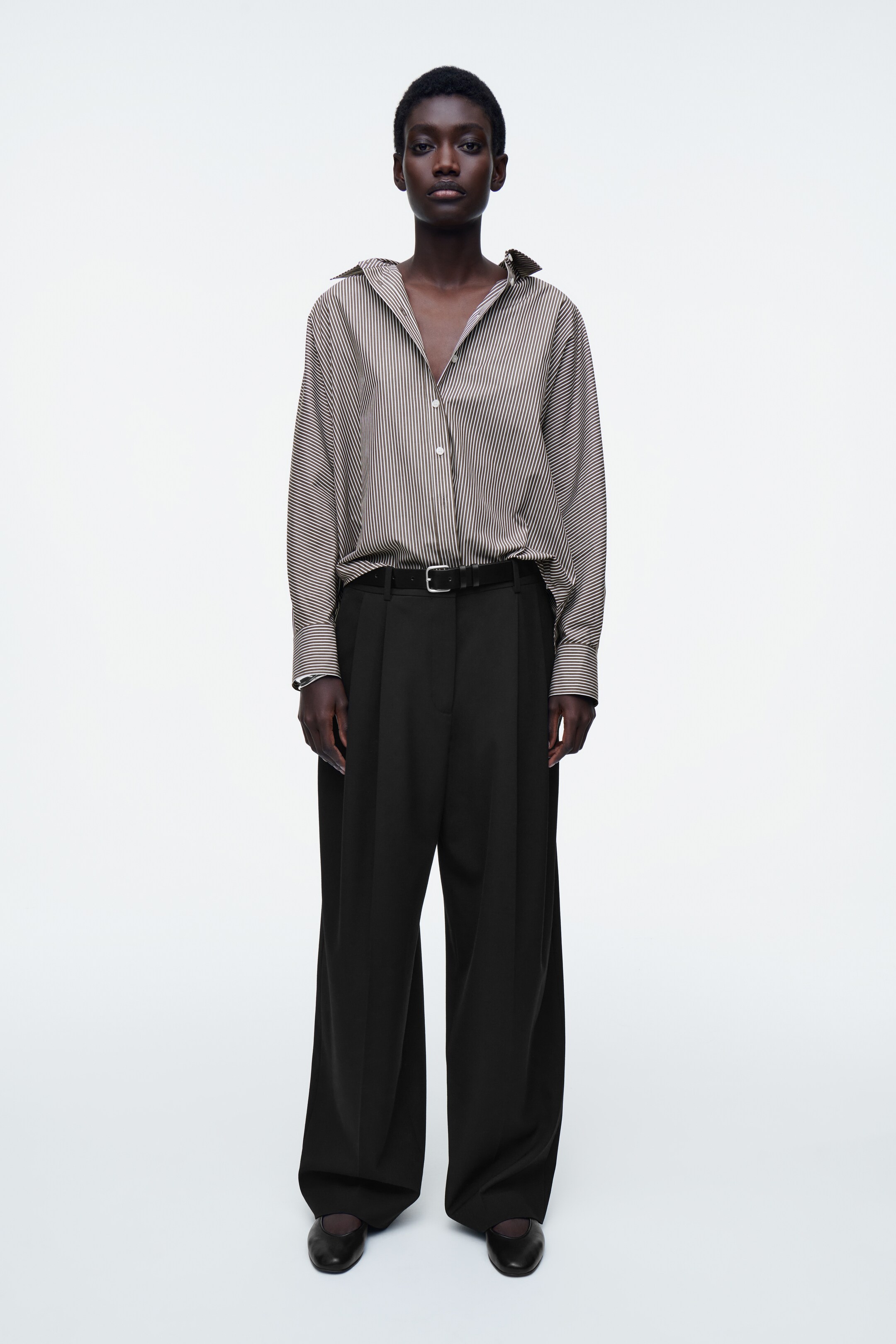 Agrandir l'image: CHEMISE DÉCONTRACTÉE EN COTON - BRUN / BLANC / RAYURES - FEMME | H&M FR 2
