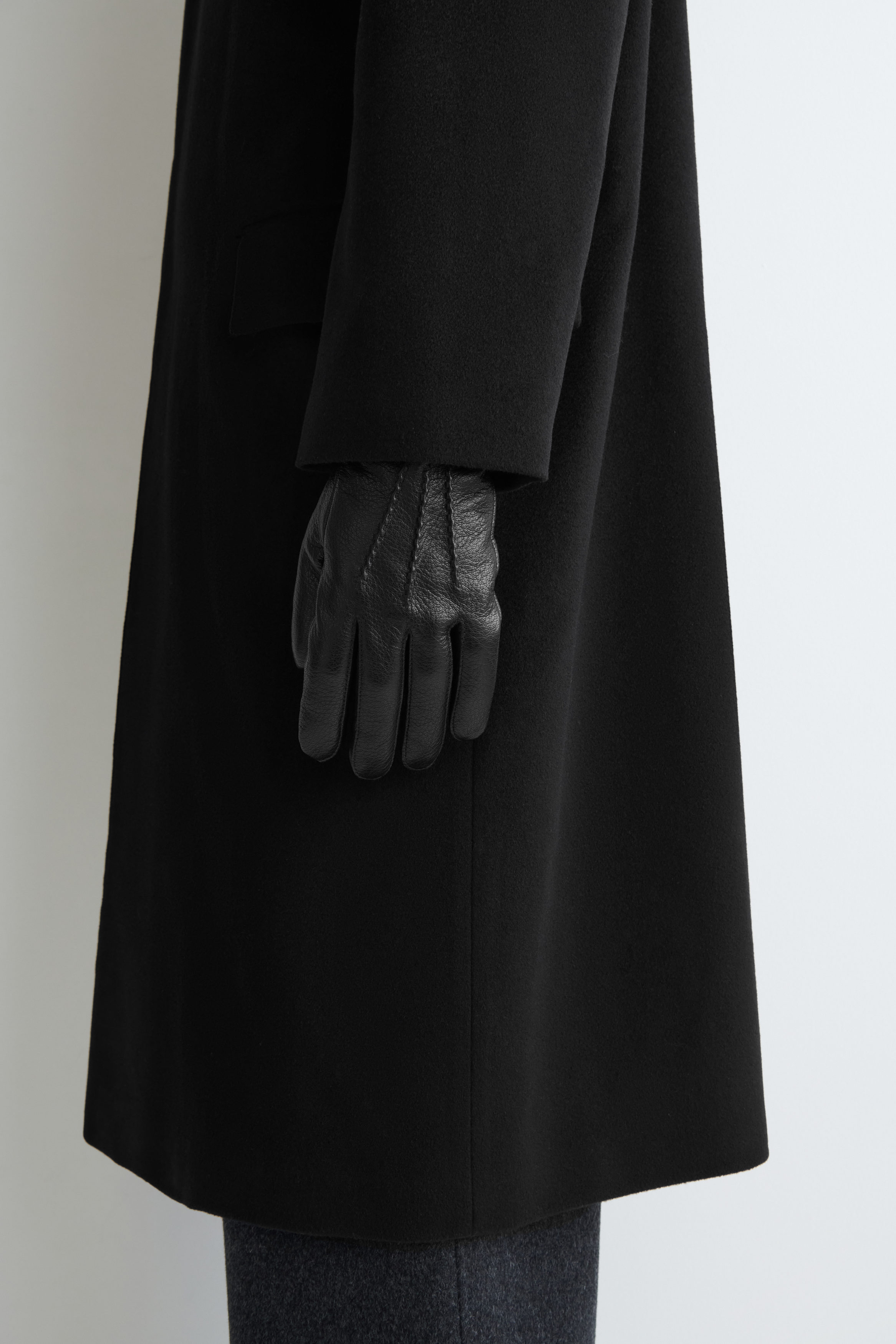 CASHMERE-LINED LEATHER GLOVES - CARBON | COS US