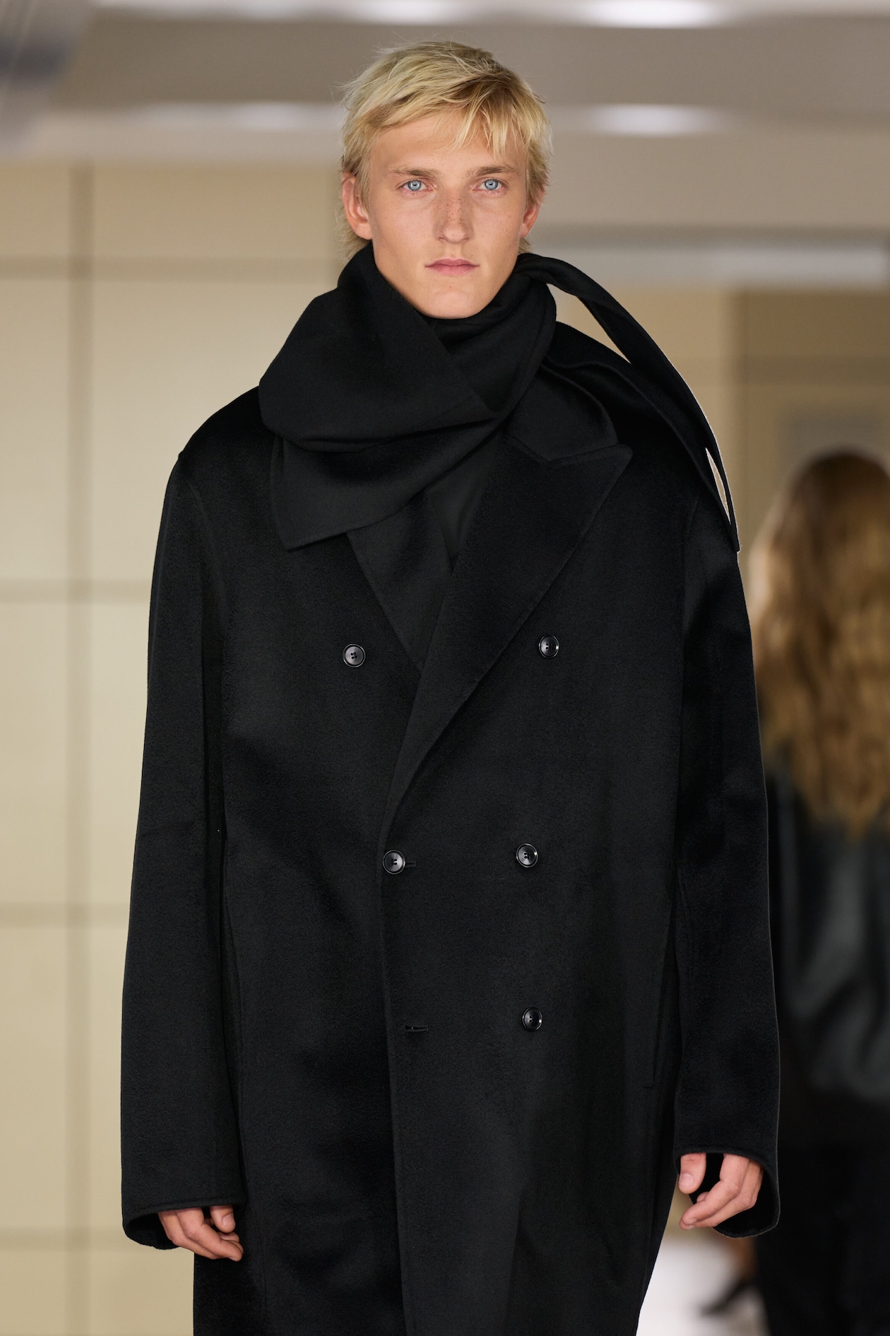 TAILORED DOUBLE-FACED CASHMERE COAT — CARBON