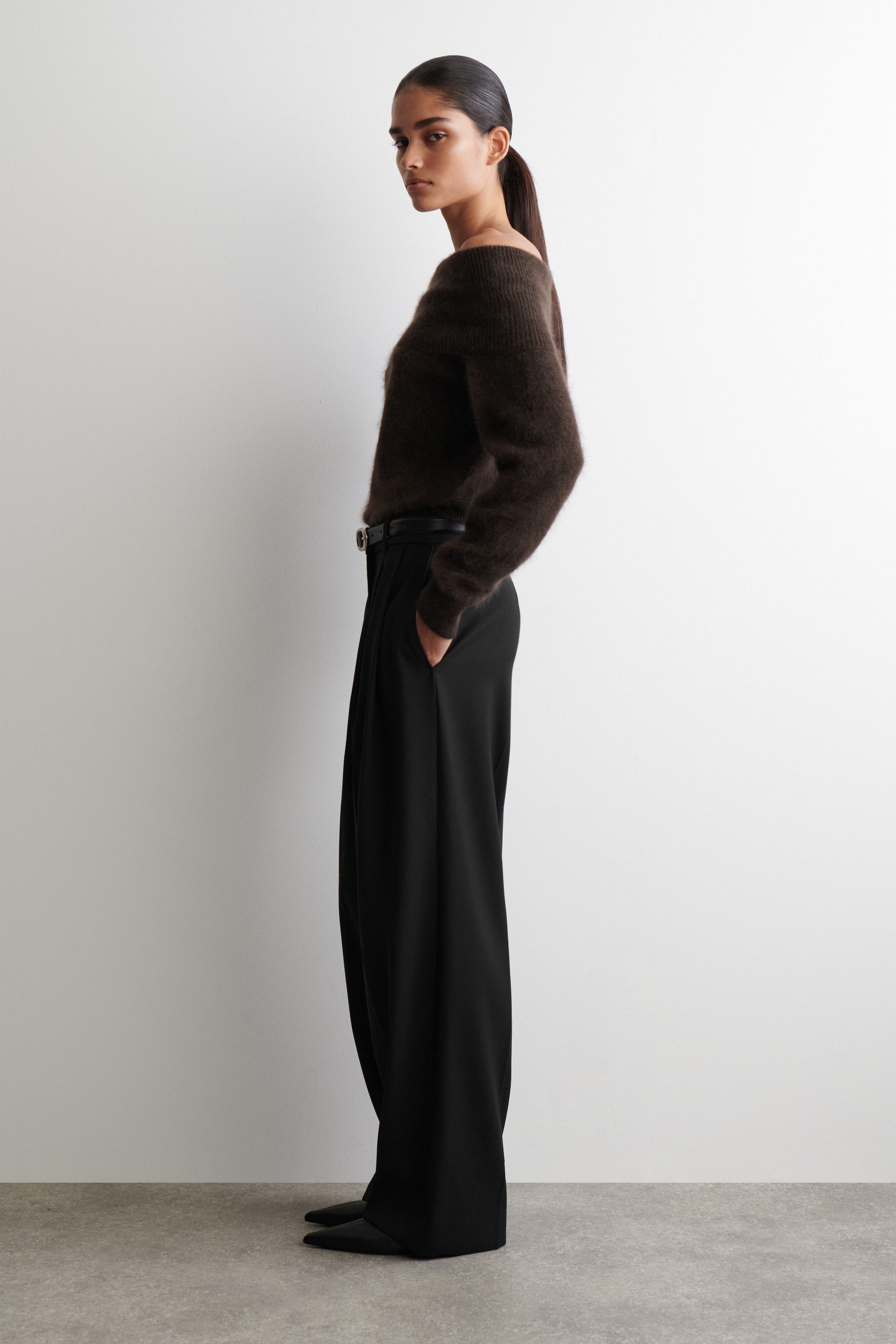 OFF-THE-SHOULDER MERINO WOOL SWEATER