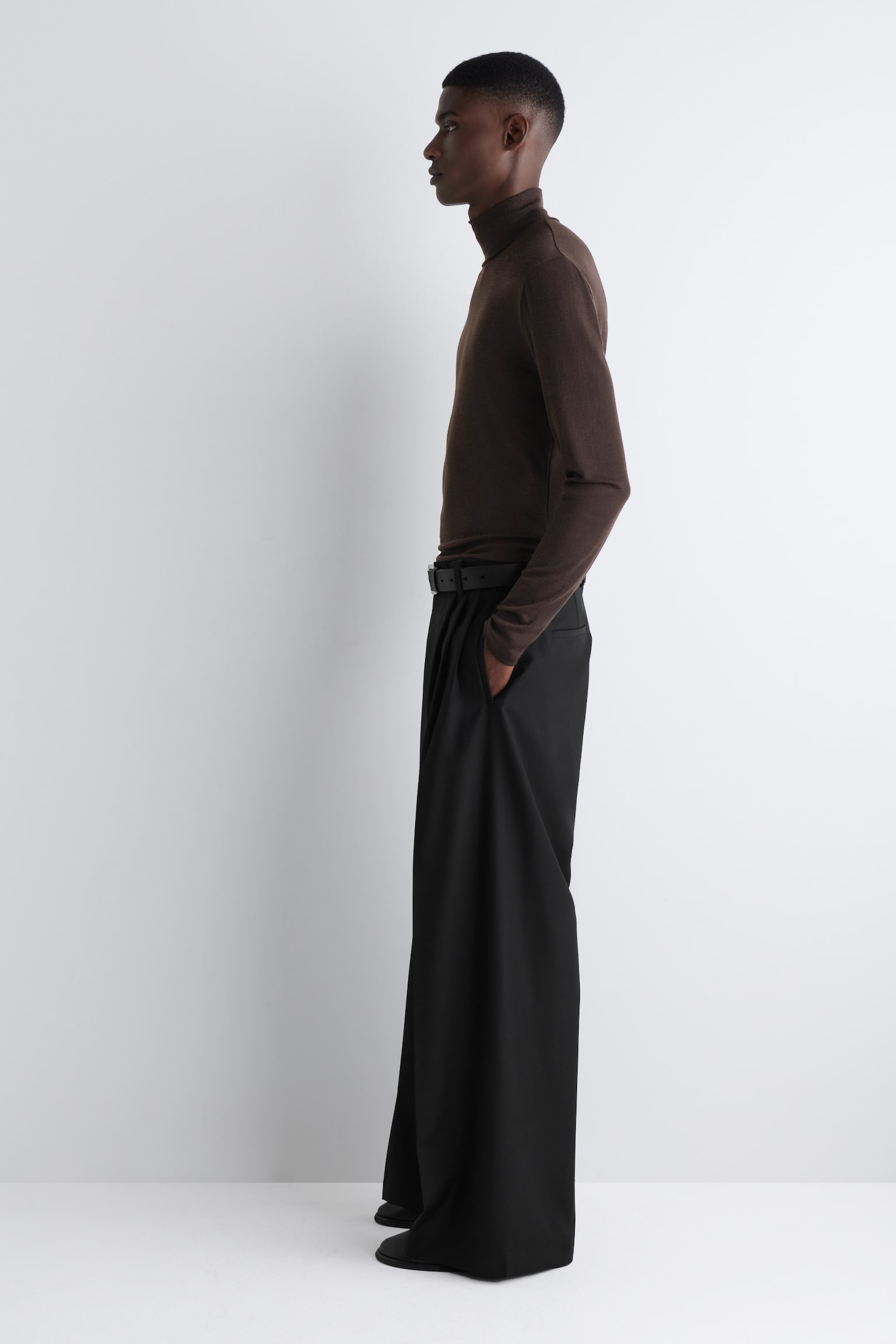 SLIM WOOL-JERSEY ROLL-NECK TOP - DARK BROWN/BLACK/RED - 6