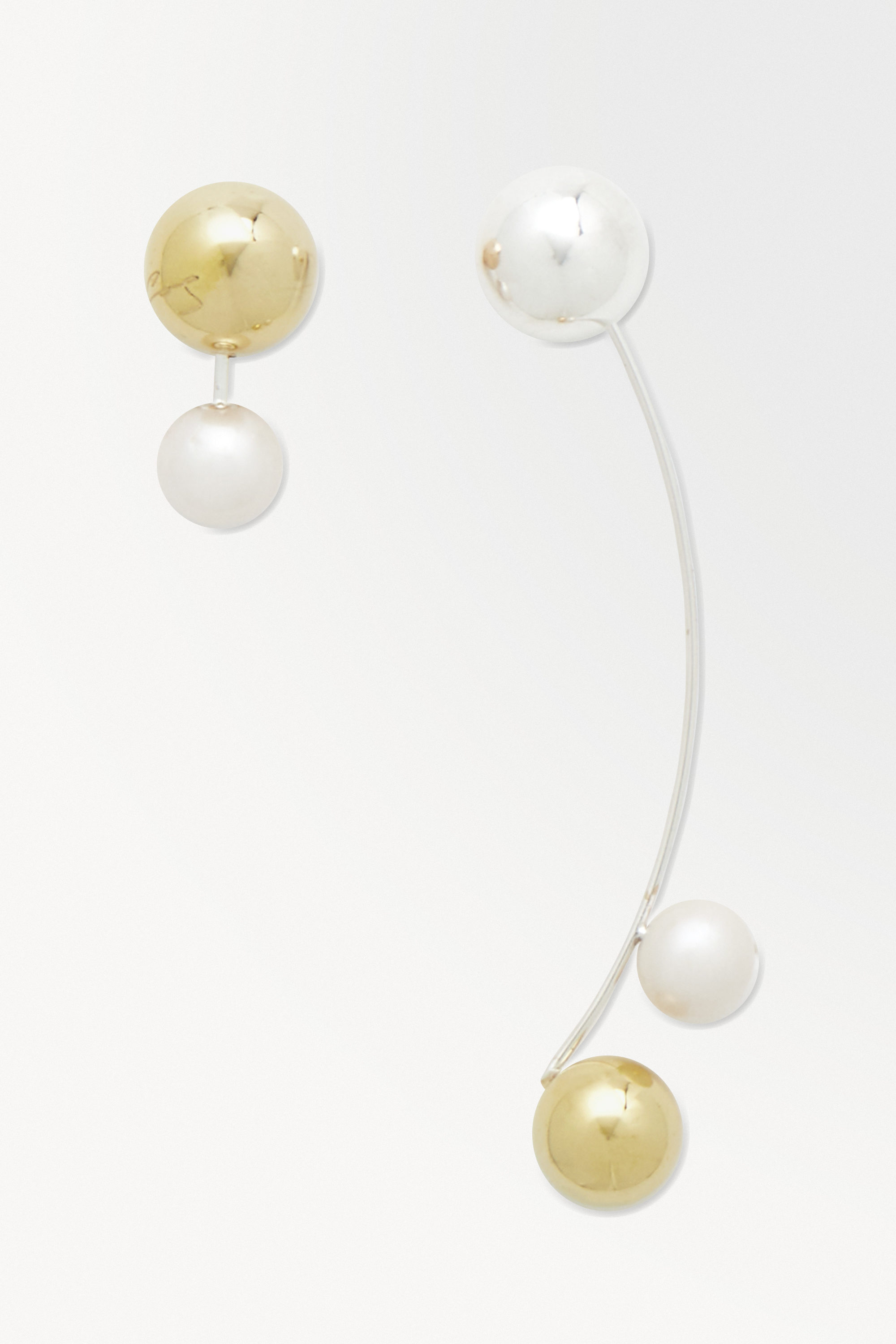 THE SPHERE PEARL EARRINGS - SILVER | COS