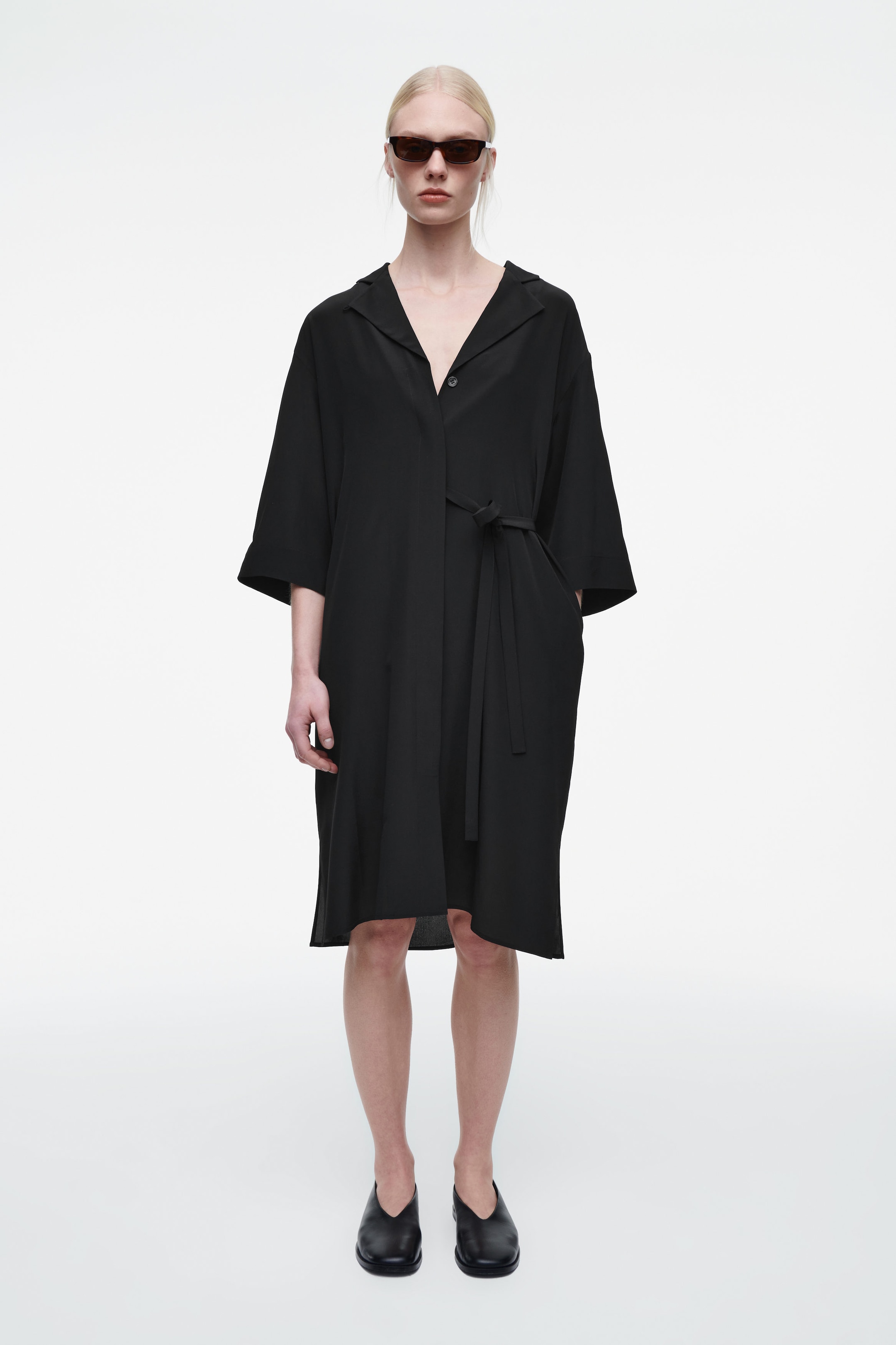 VESTIDO CAMISERO DE SEDA CON CINTURÓN
