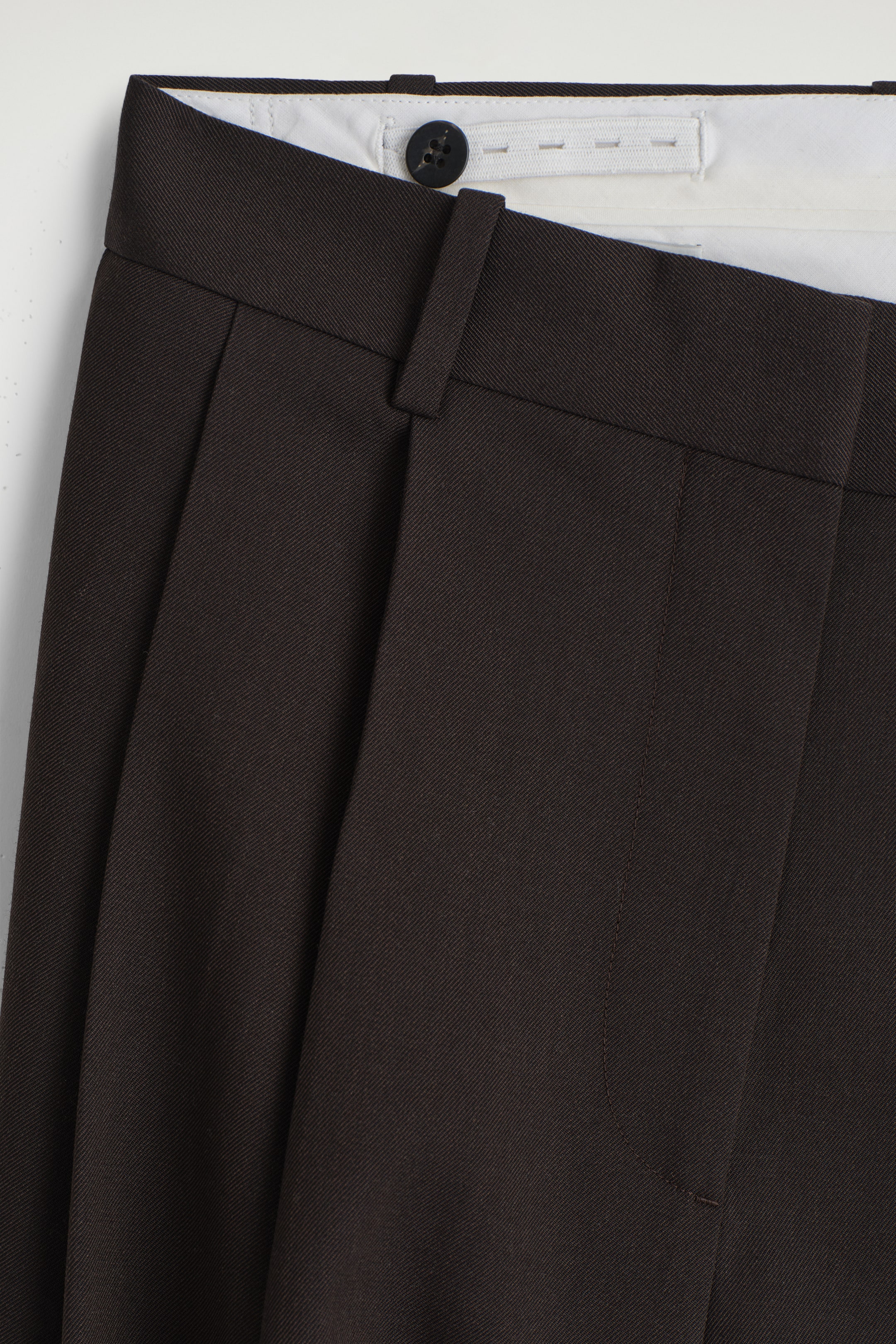Grotere afbeelding bekijken: RELAXTE TWILL WIJDE BROEK - DONKERBRUIN - DAMES | H&M BE 7