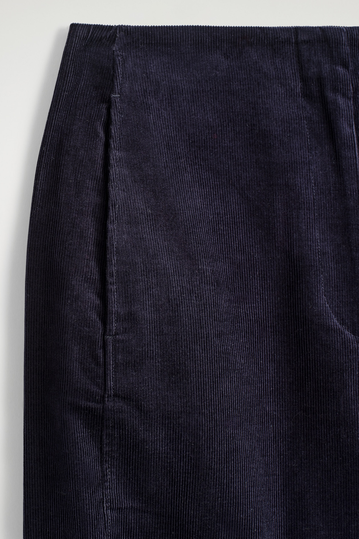 CORDUROY BARREL-LEG PANTS — NAVY