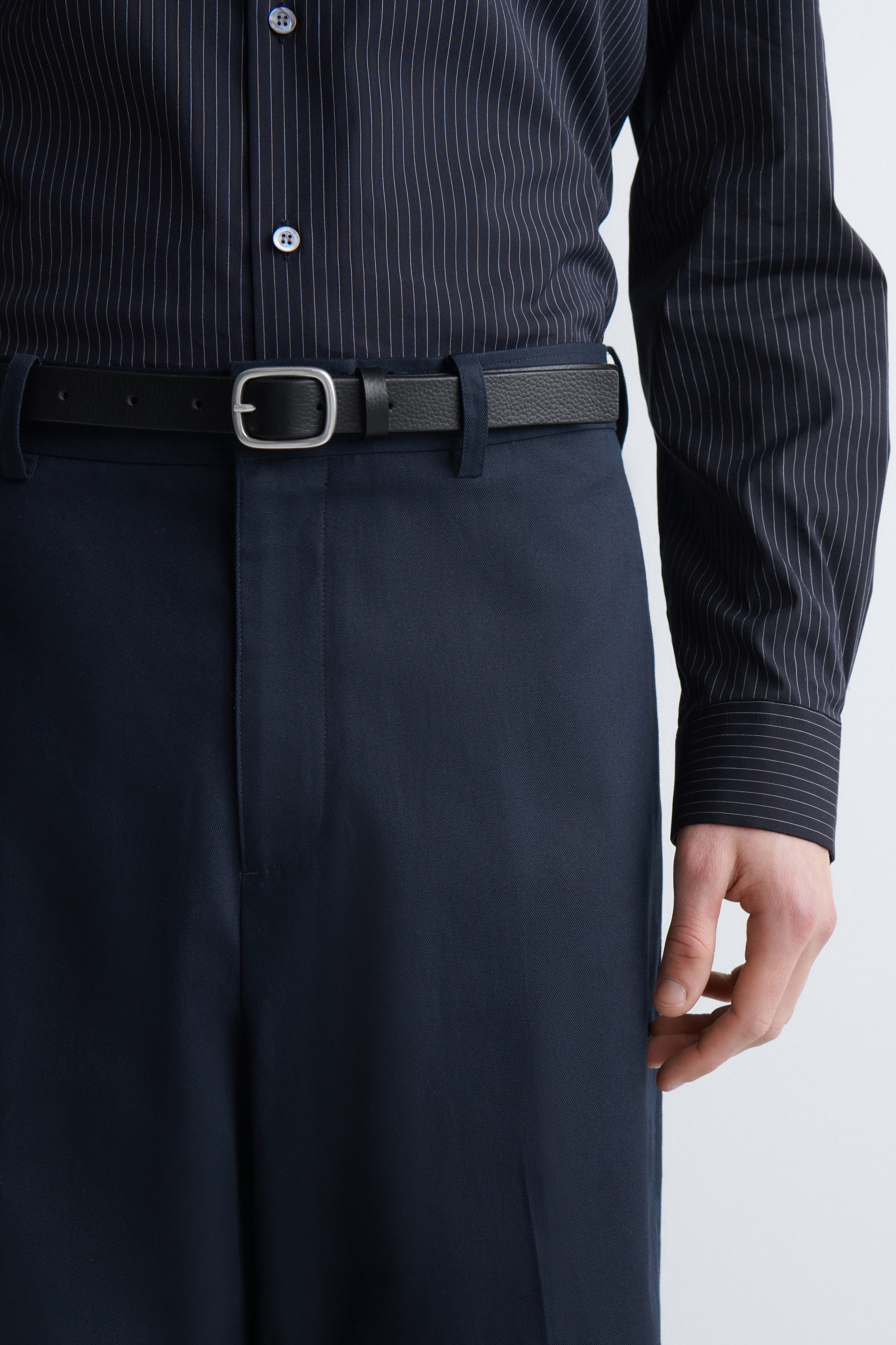COTTON-LINEN RELAXED-FIT STRAIGHT-LEG TROUSERS - NAVY | COS NL