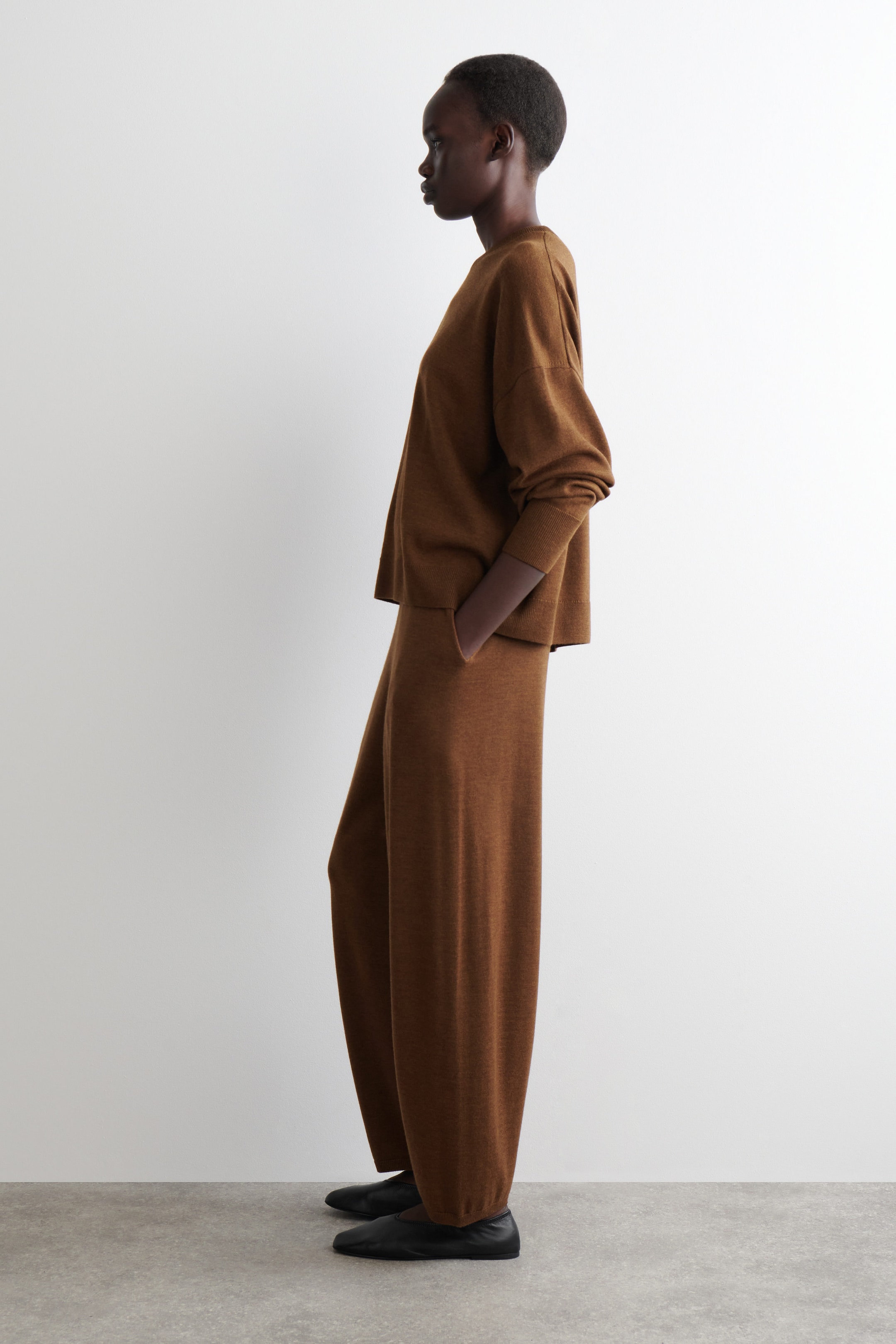 MERINO WOOL BARREL-LEG PANTS