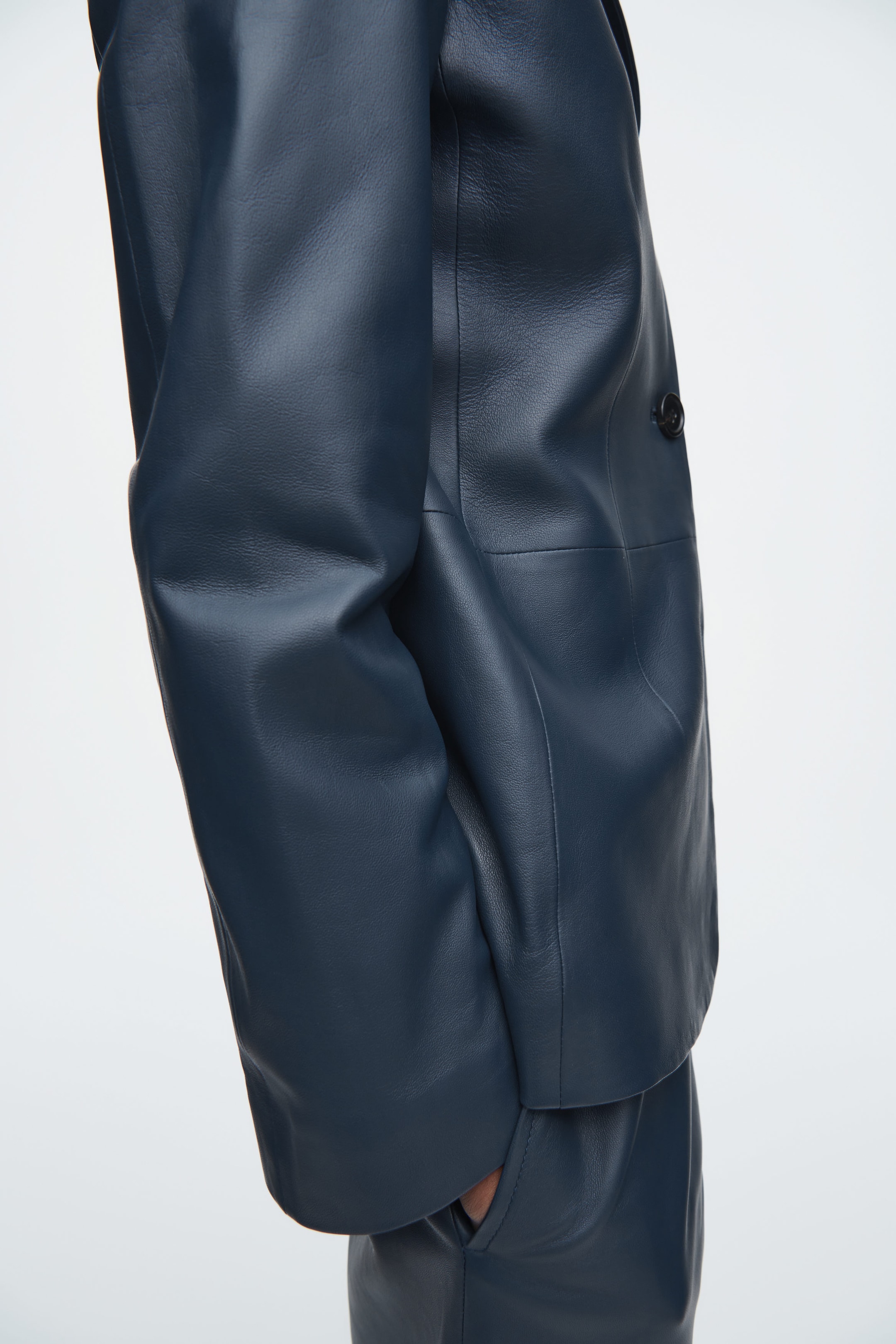 LEATHER SINGLE-BREASTED BLAZER