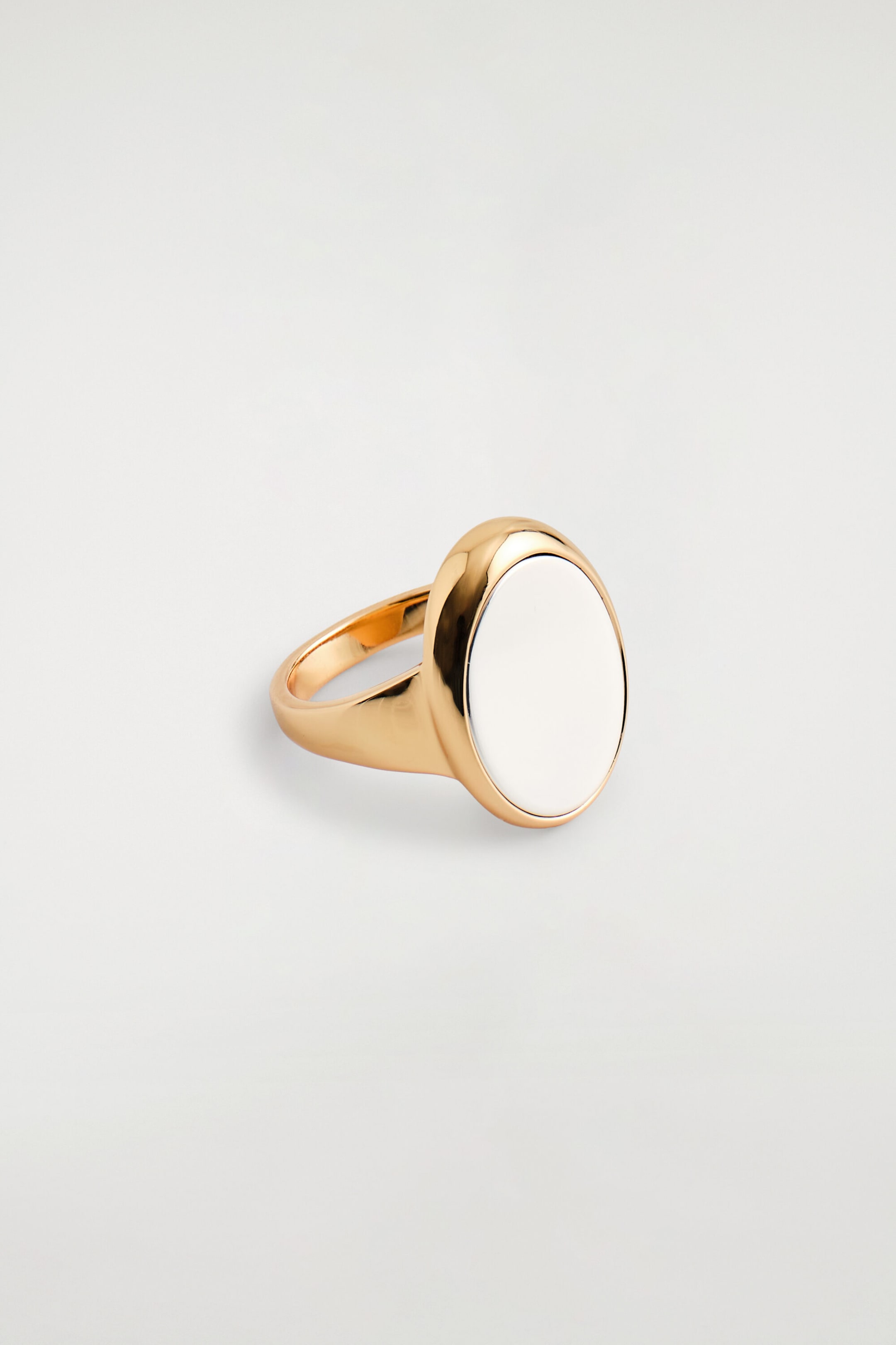 TWO-TONE SIGNET RING