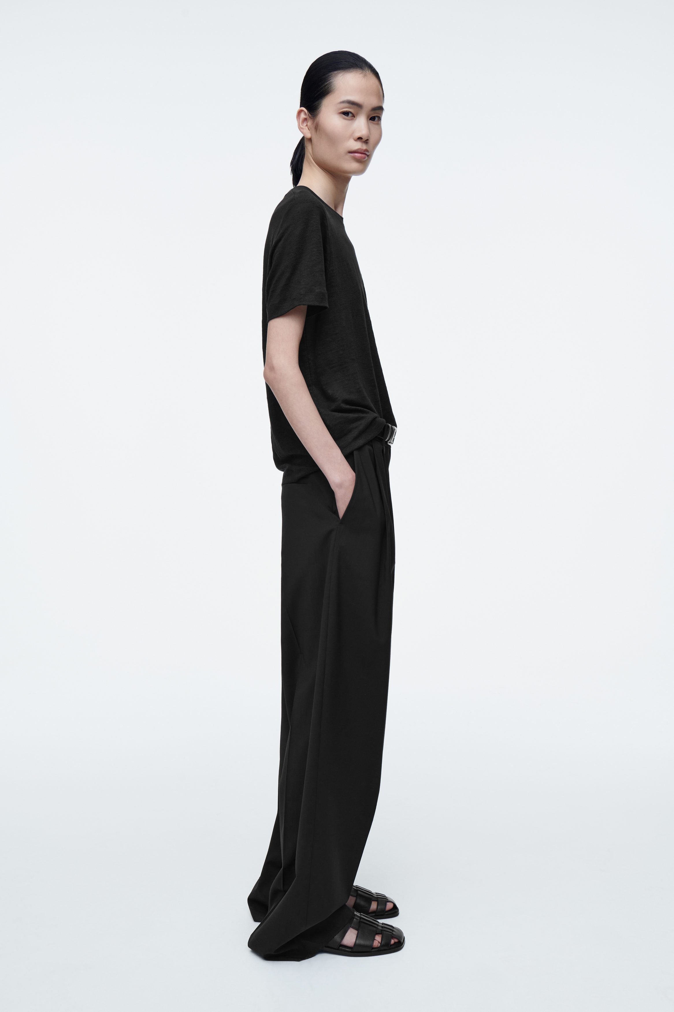 CREW-NECK LINEN T-SHIRT - BLACK | COS