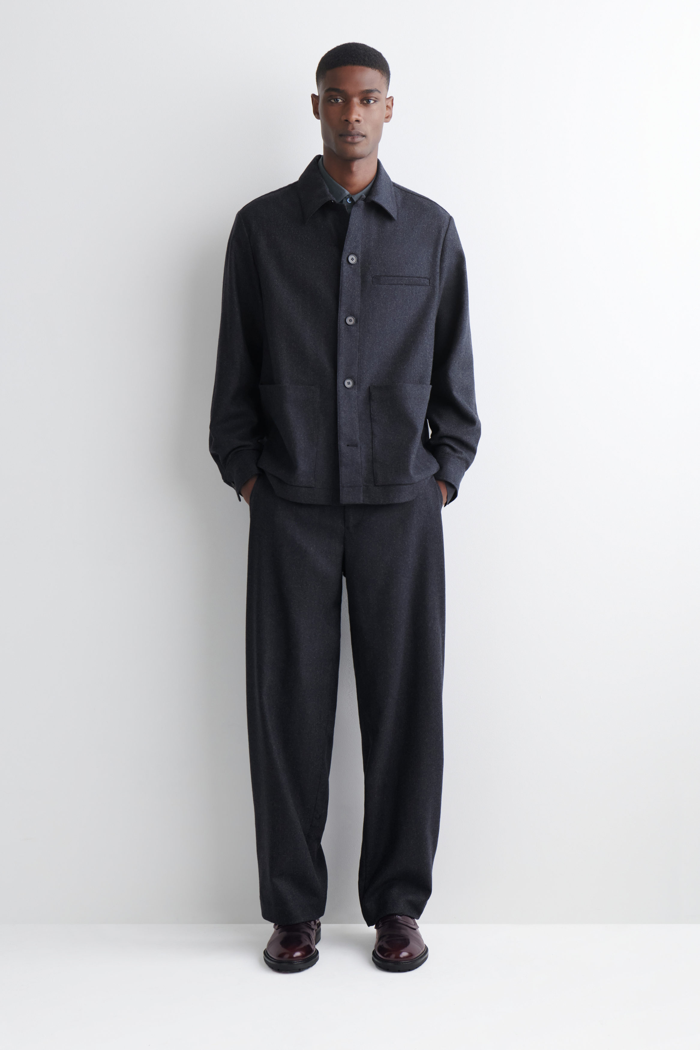 WOOL RELAXED-FIT TAPERED TROUSERS - NAVY | COS