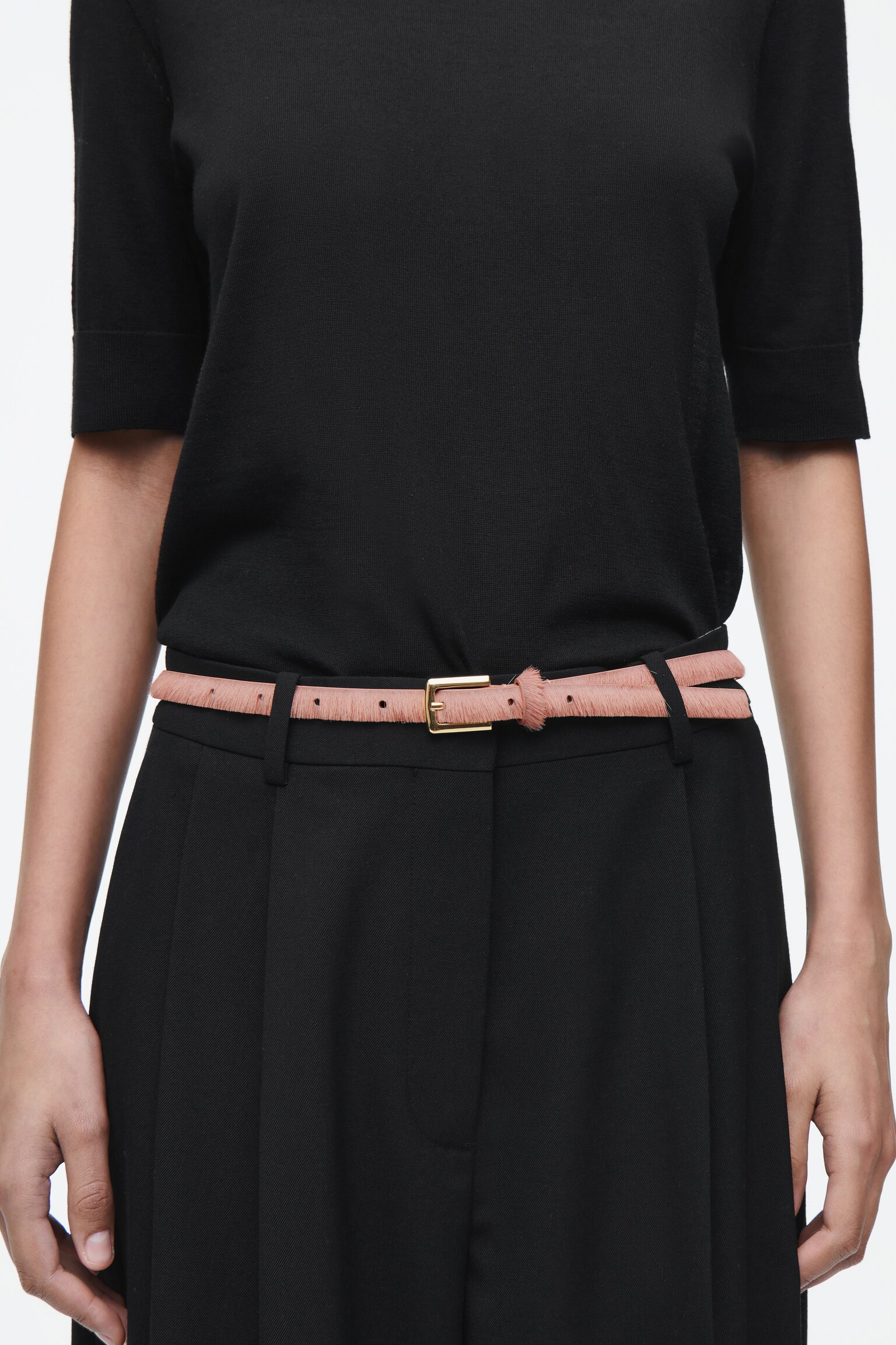 CEINTURE FINE EN CUIR FAÇON POILS DE PONEY - ROSE