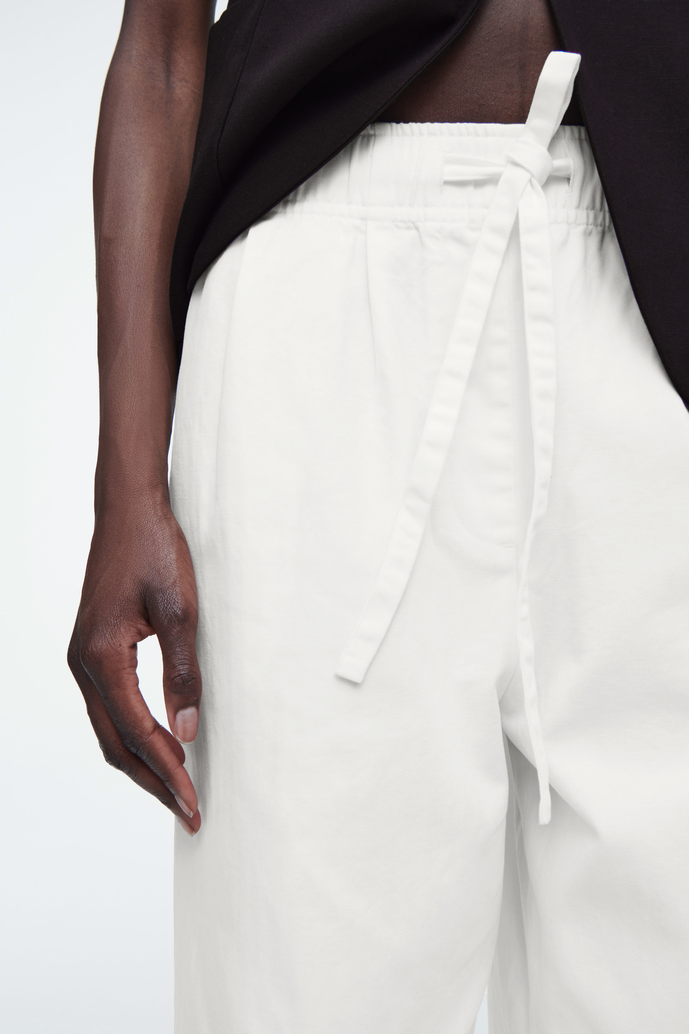 COTTON TAPERED DRAWSTRING PANTS - WHITE | COS