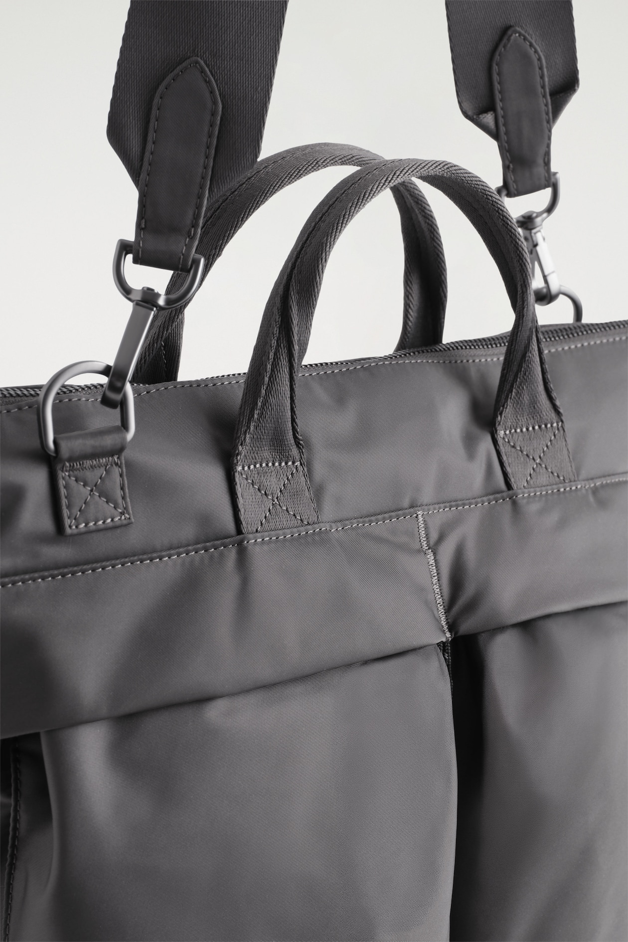 TRANSIT MESSENGER BAG - NYLON — GREY