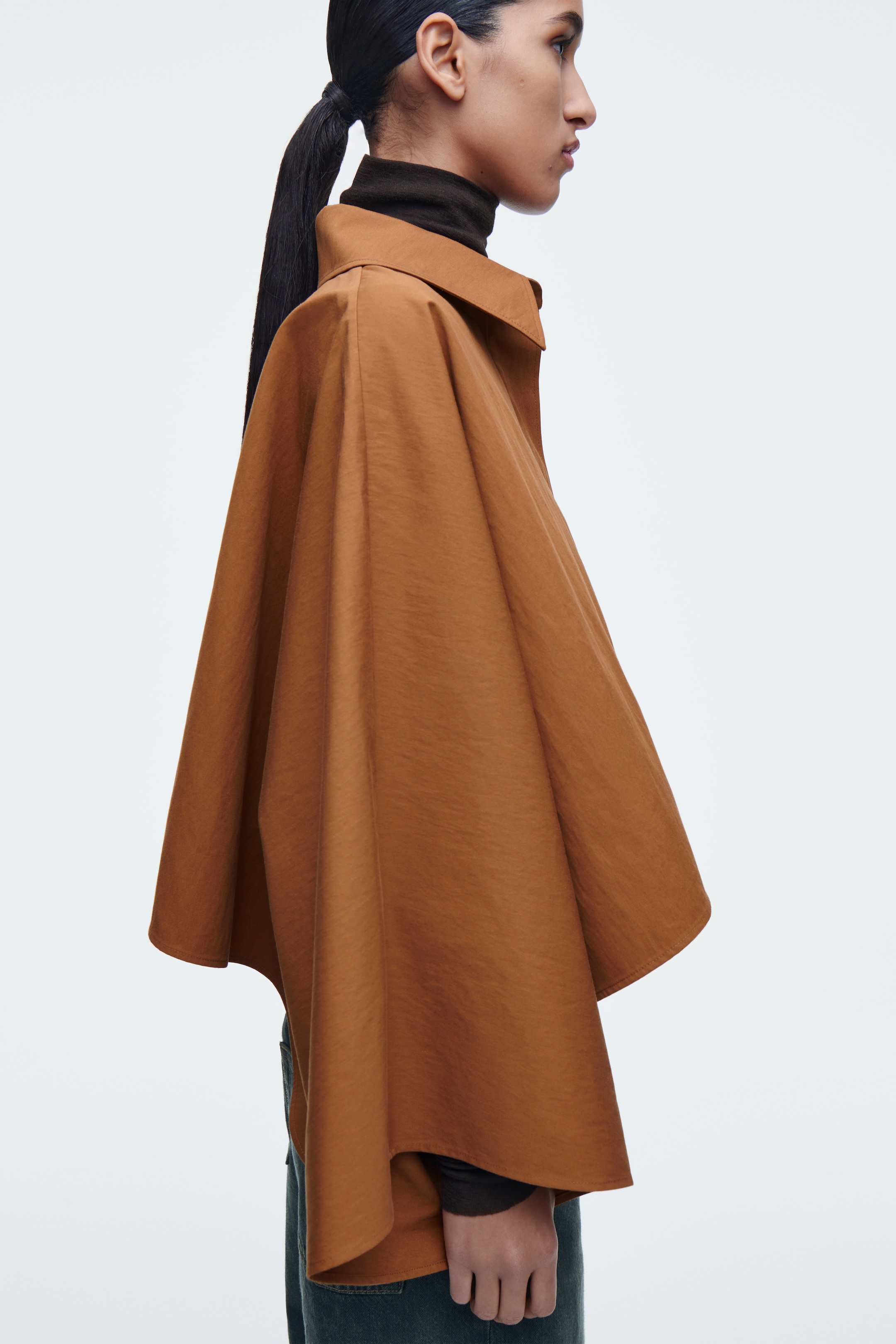Agrandir l'image: CAPE FAÇON TRENCH-COAT COURTE - ROUILLE - FEMME | H&M BE 2